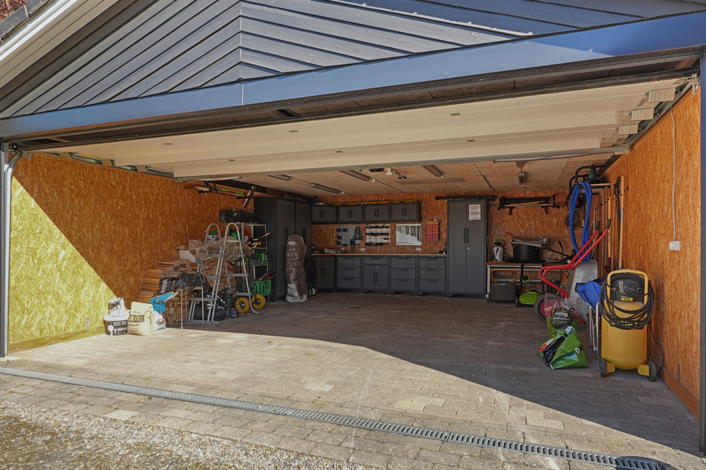 Fremhævet garage billede i fuldskærmstilstand. Billede af Vinderslevvej 57, Vinderslev, 8620 Kjellerup