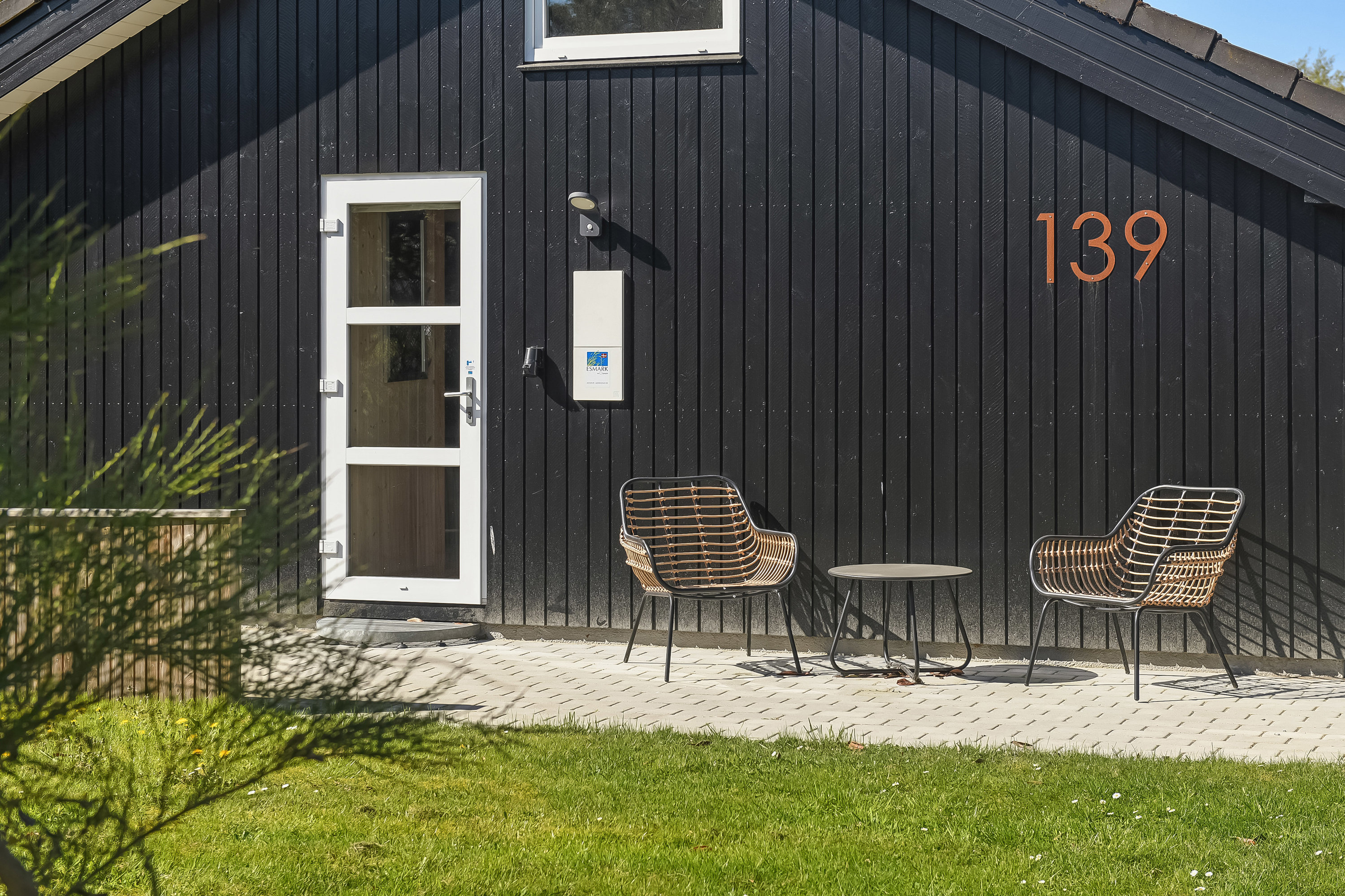 Fremhævet terrasse billede i fuldskærmstilstand. Billede af Blomstervangen 139, Jegum, 6840 Oksbøl