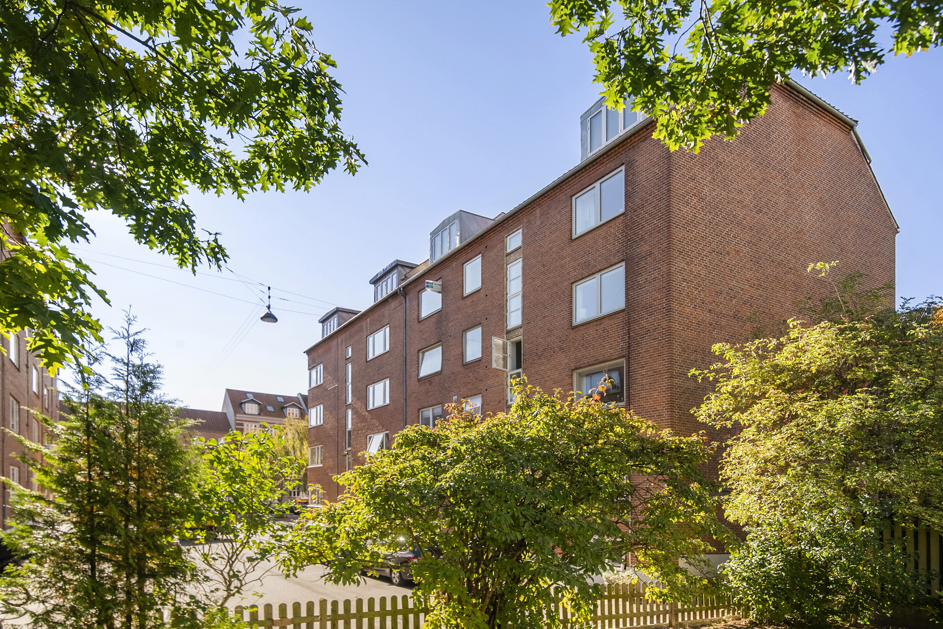 Fremhævet street view billede i fuldskærmstilstand. Billede af Ove Gjeddes Gade 3, 2. th., Trøjborg, 8200 Aarhus N