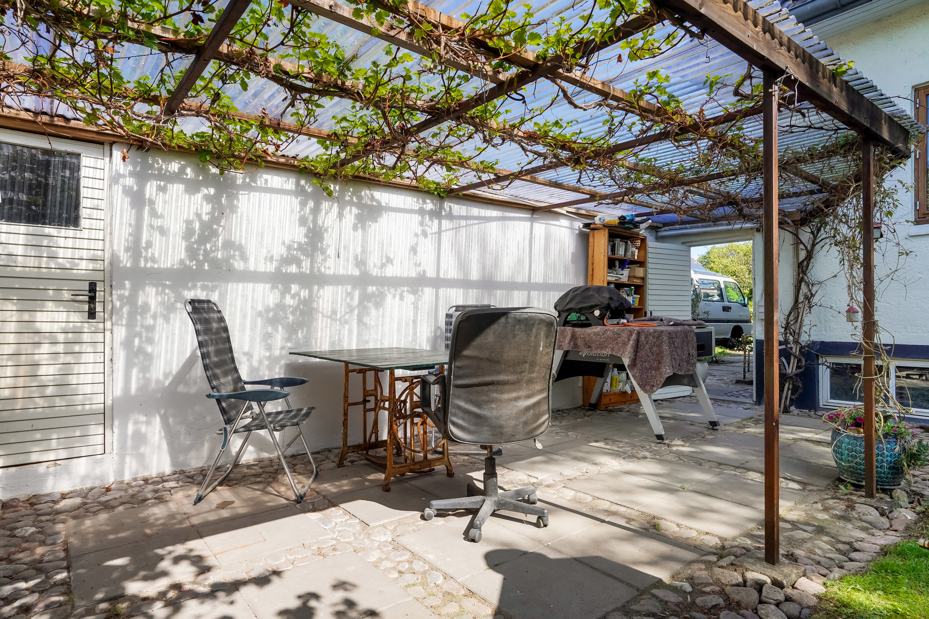Fremhævet terrasse billede i fuldskærmstilstand. Billede af Møllemarksvej 4, Bolbro, 5200 Odense V