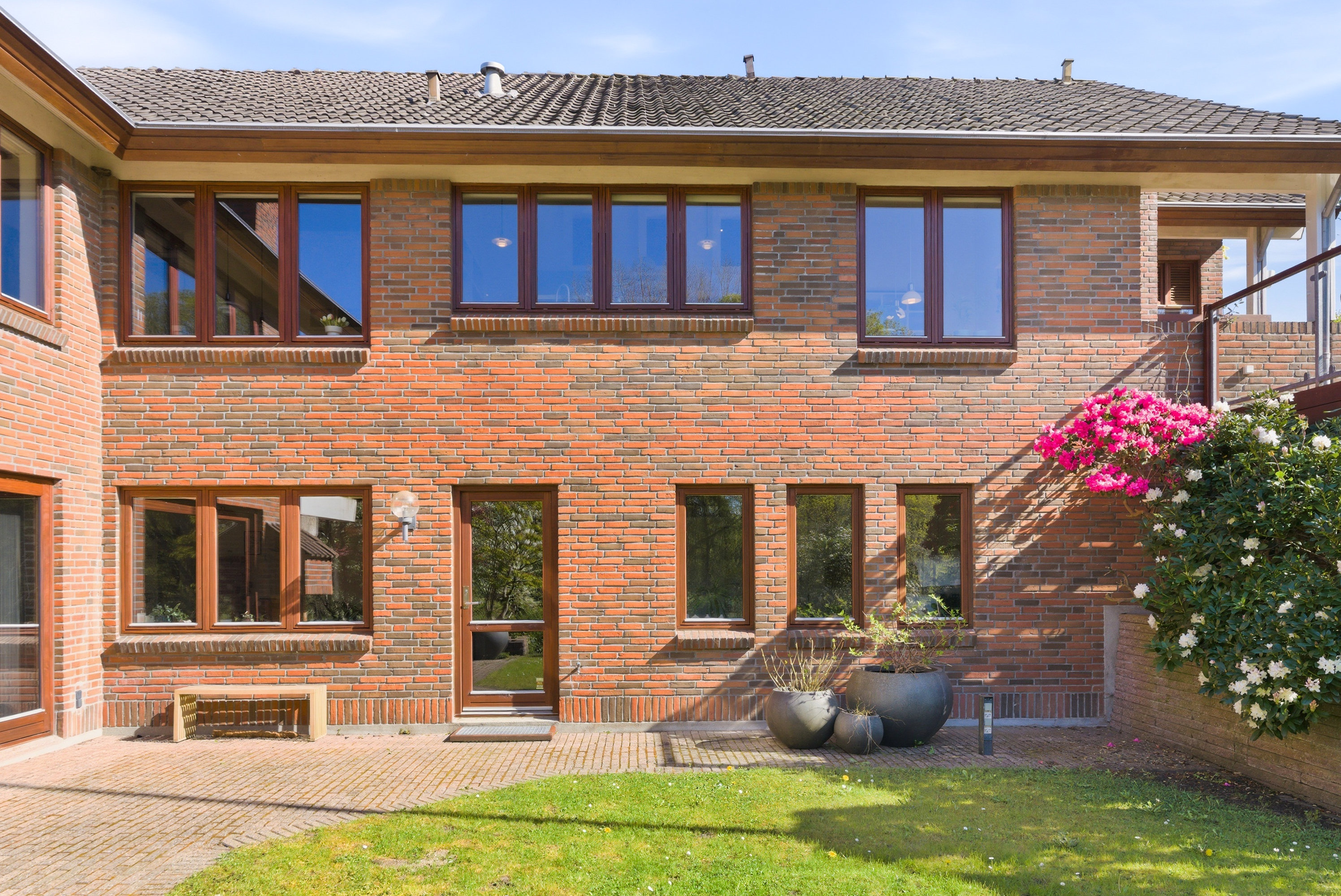 Fremhævet facade billede i fuldskærmstilstand. Billede af Rypebakken 32, Snestrup, 5210 Odense NV