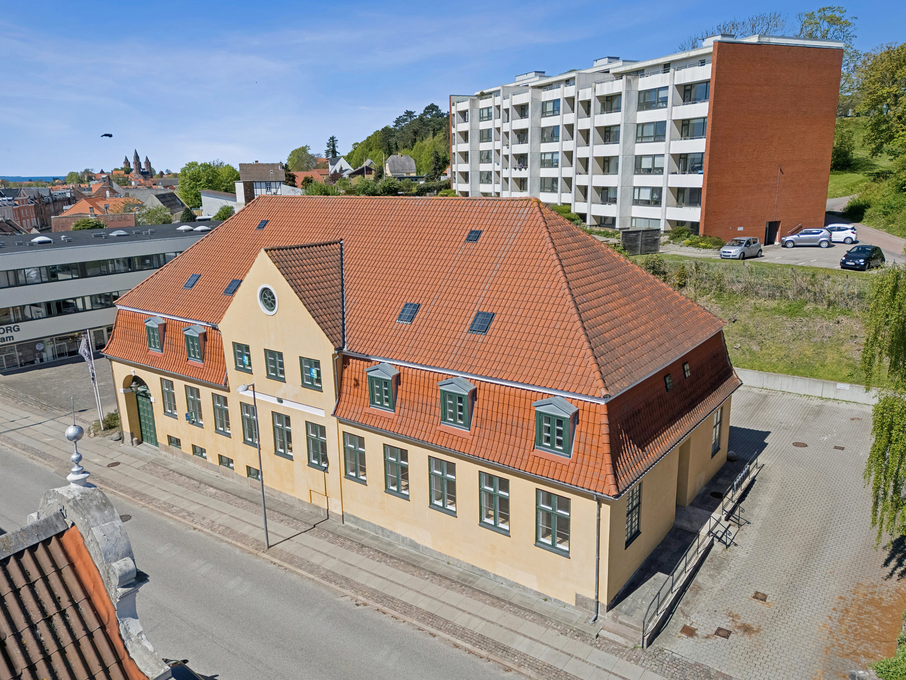 Fremhævet set fra vejen billede i fuldskærmstilstand. Billede af Kordilgade 83B, st. mf., 4400 Kalundborg
