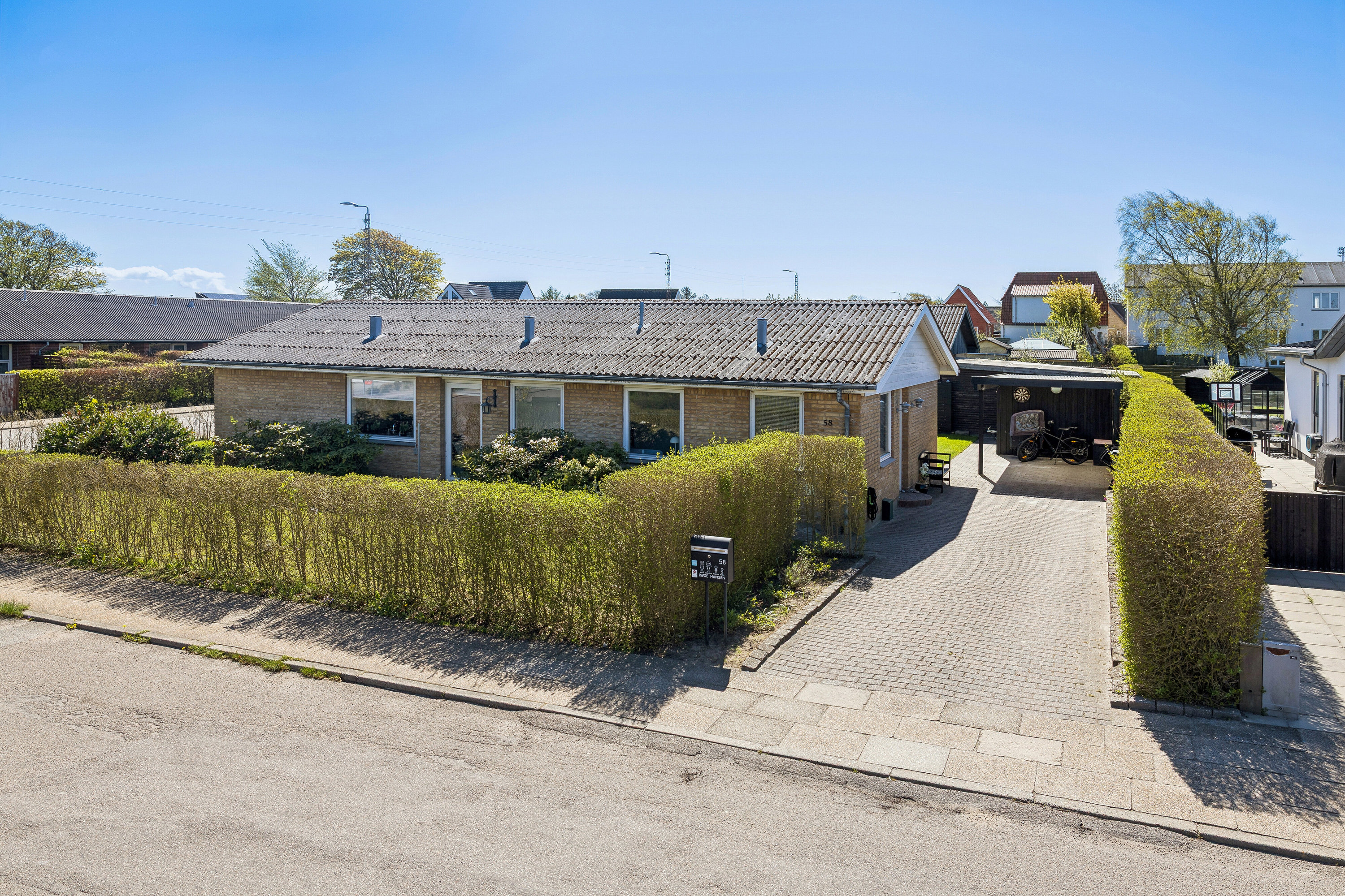 Fremhævet set fra vejen billede i fuldskærmstilstand. Billede af Virkelyst 58, 9800 Hjørring