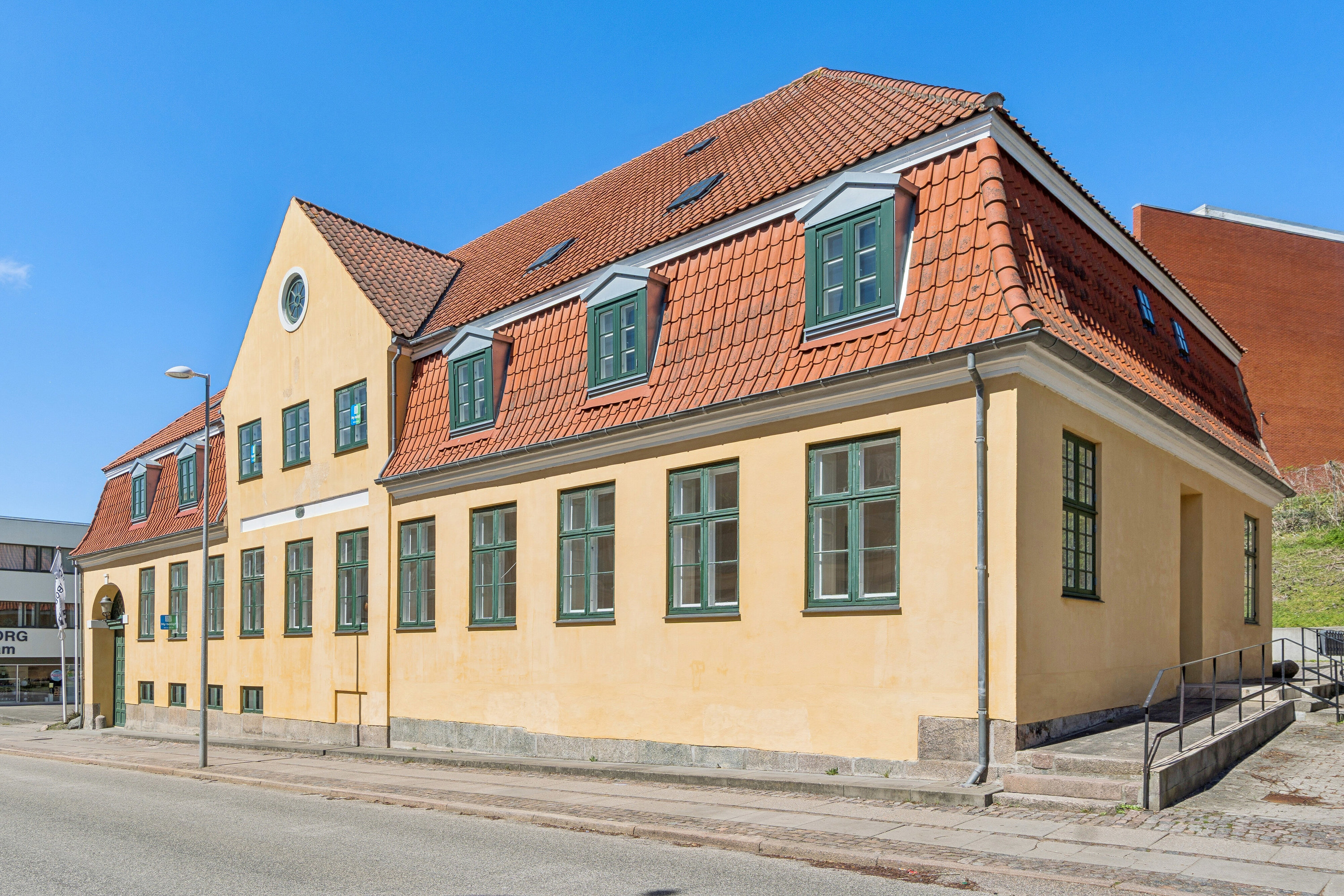 Fremhævet set fra vejen billede i fuldskærmstilstand. Billede af Kordilgade 83B, st. mf., 4400 Kalundborg