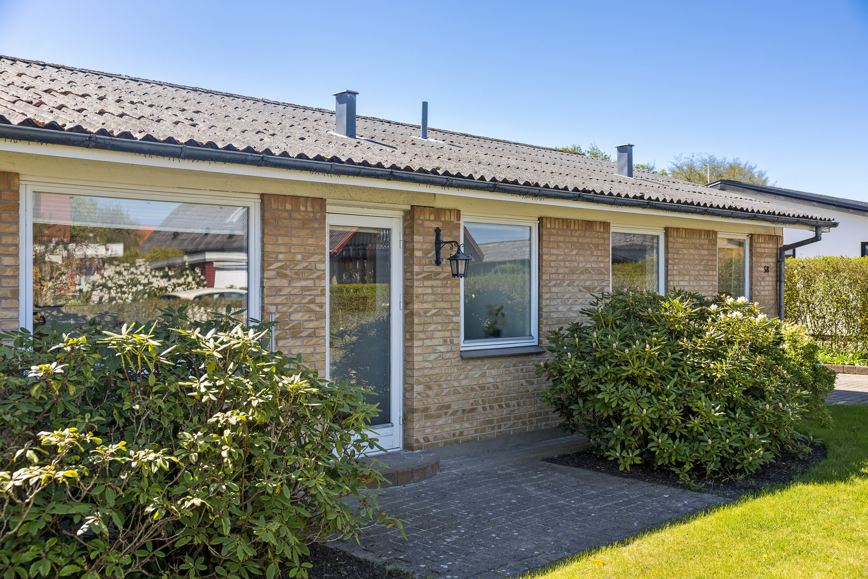 Fremhævet set fra haven billede i fuldskærmstilstand. Billede af Virkelyst 58, 9800 Hjørring