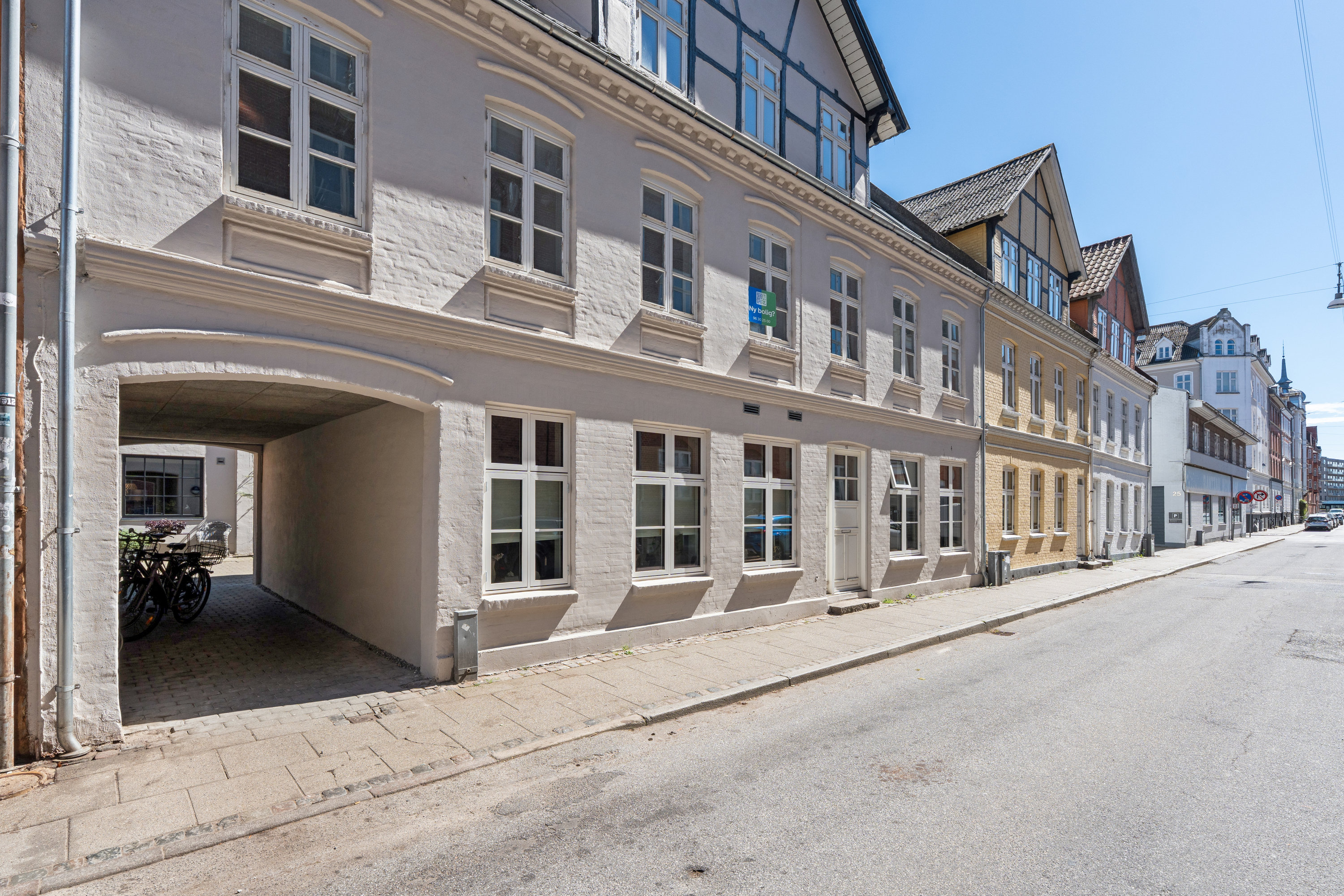 Fremhævet andet billede i fuldskærmstilstand. Billede af Rantzausgade 19B, st.., 9000 Aalborg