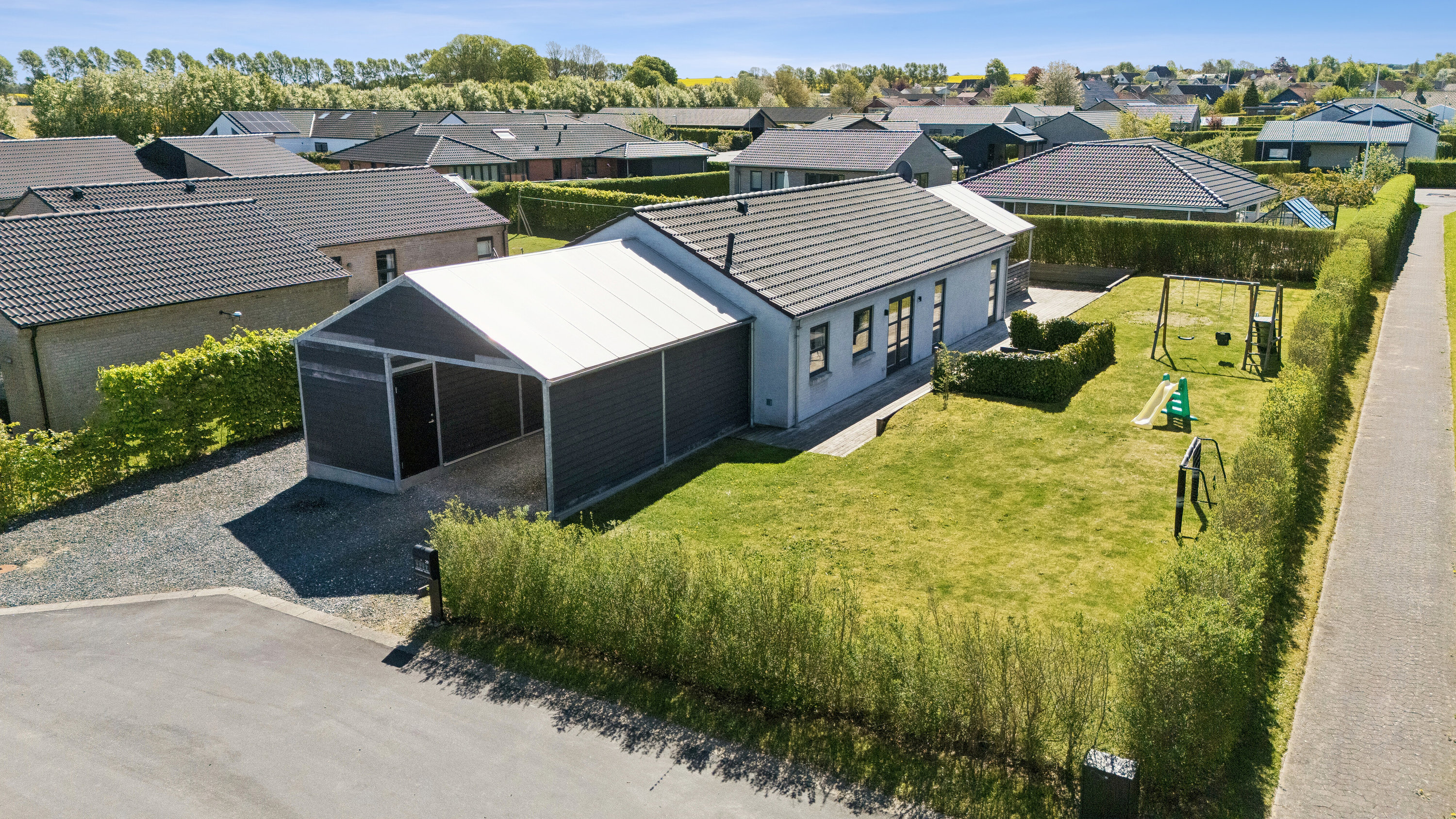 Fremhævet set fra vejen billede i fuldskærmstilstand. Billede af Granatvænget 29, Stjær, 8464 Galten
