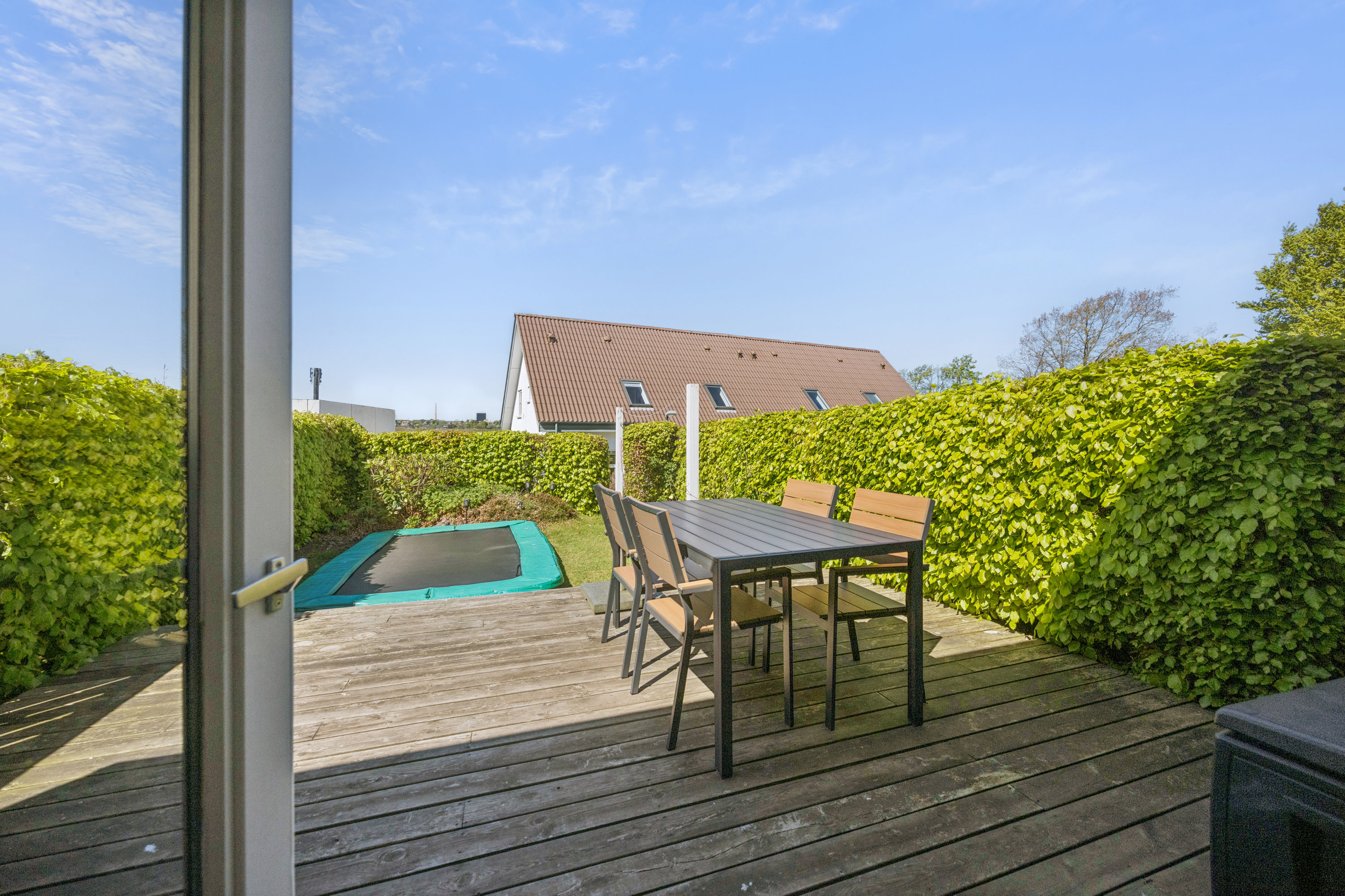 Fremhævet terrasse billede i fuldskærmstilstand. Billede af Niels Dahls Alle 7F, Gug, 9210 Aalborg SØ