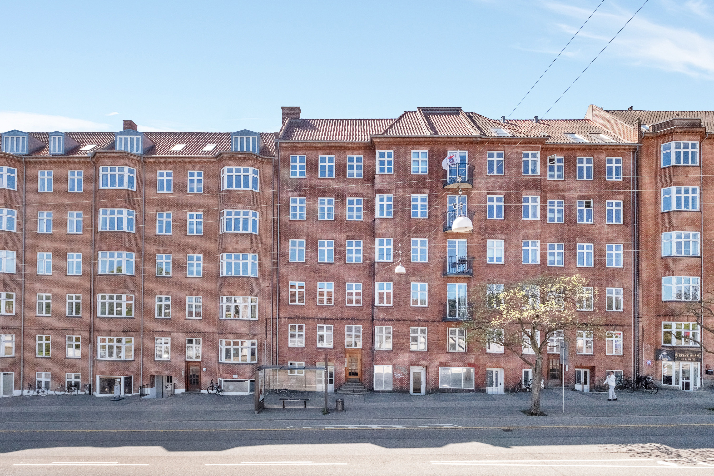 Fremhævet facade billede i fuldskærmstilstand. Billede af Viborgvej 25, 1. tv., 8000 Aarhus C