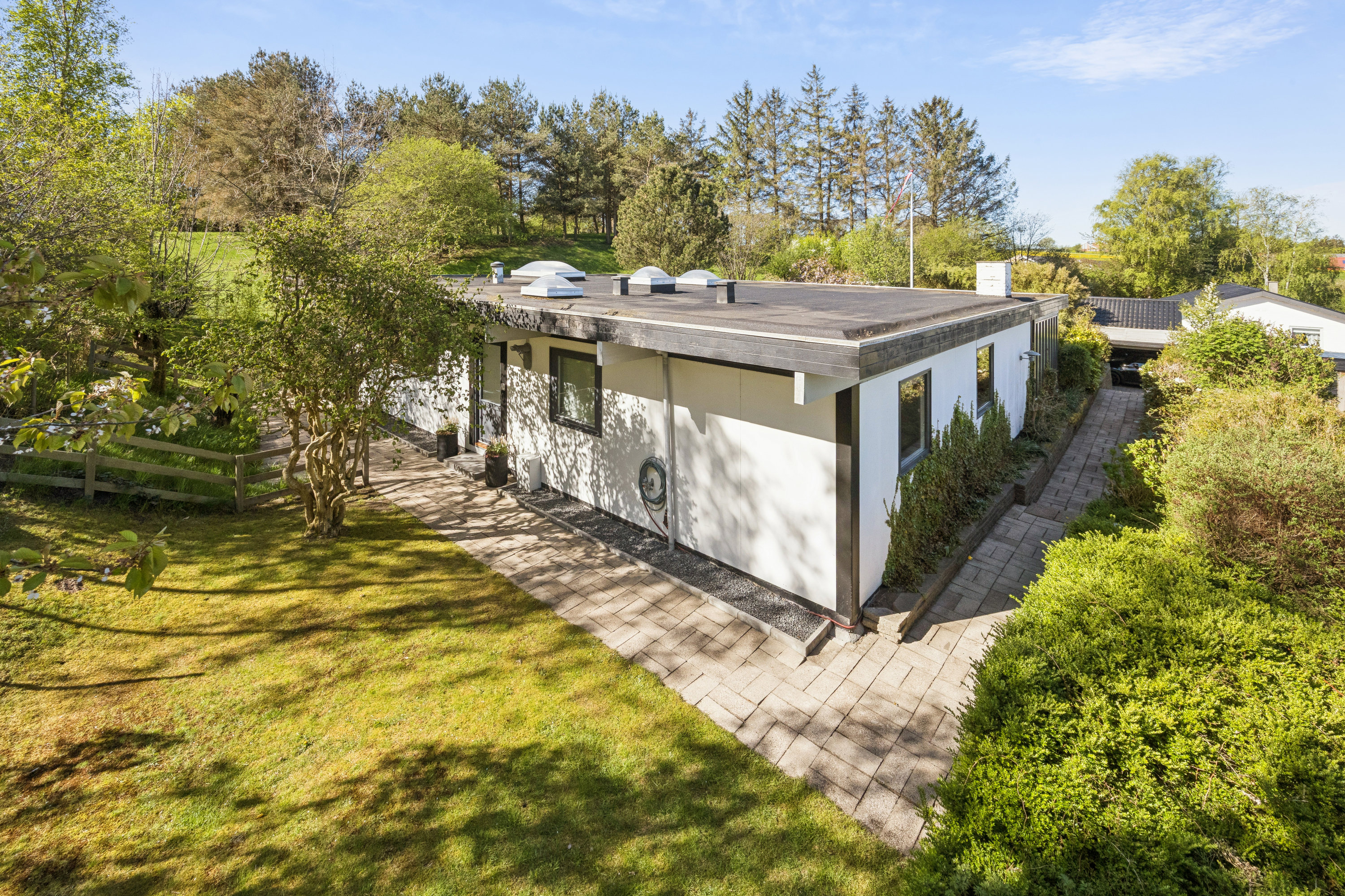 Fremhævet terrasse billede i fuldskærmstilstand. Billede af Solbakken 38, Visse, 9210 Aalborg SØ