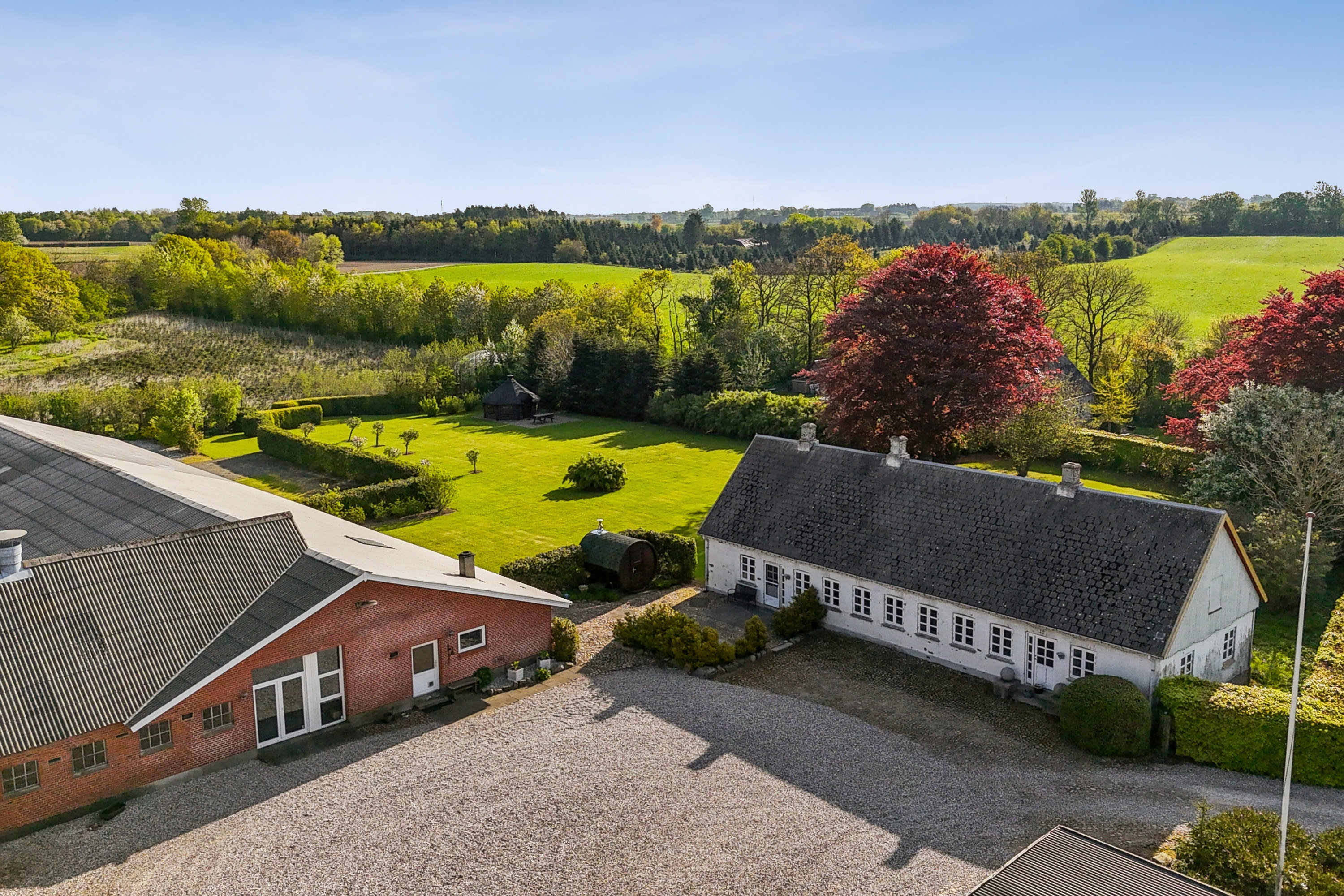 Fremhævet luftfoto billede i fuldskærmstilstand. Billede af Haugevej 18, Skovhus, 8620 Kjellerup