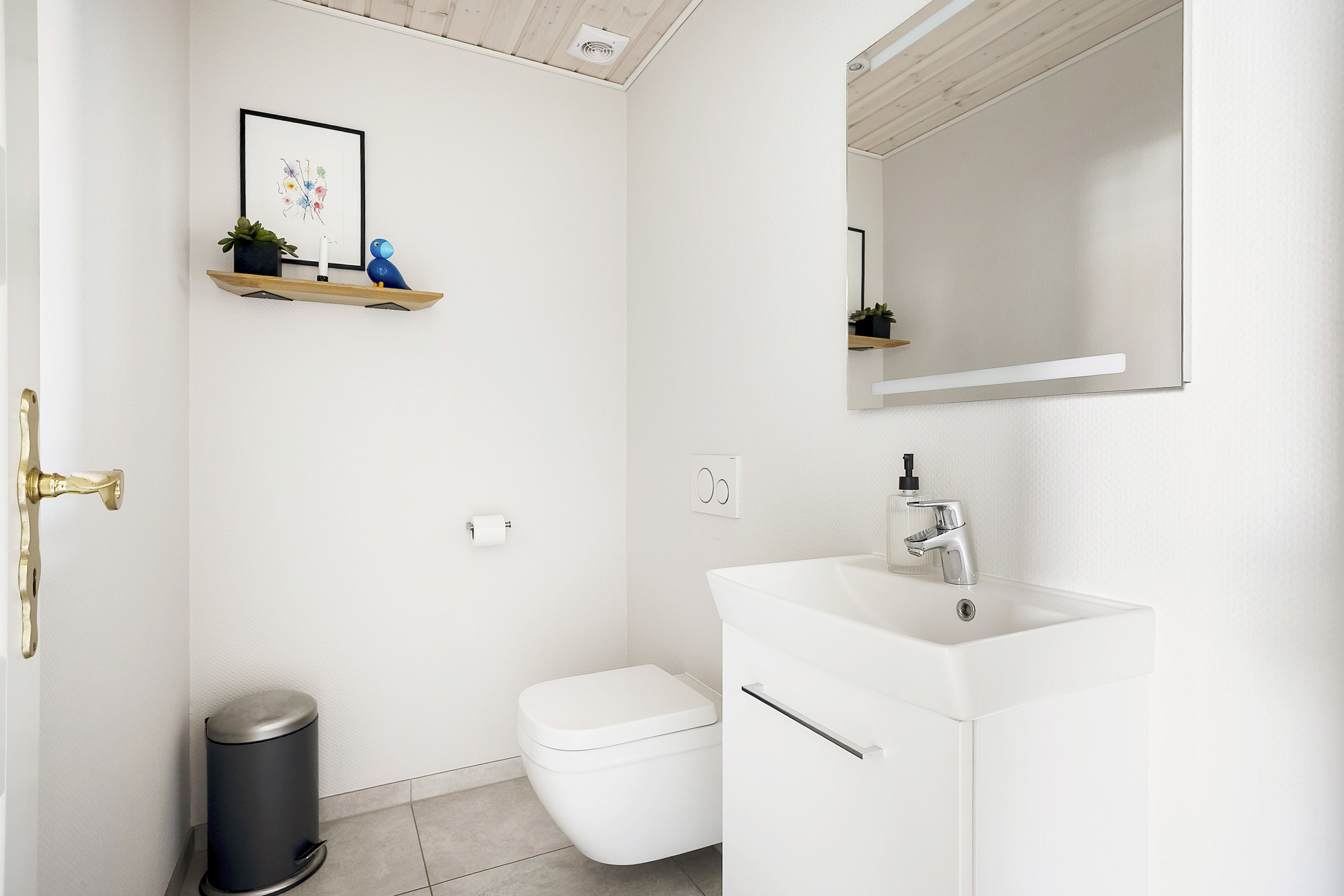 Fremhævet toilet billede i fuldskærmstilstand. Billede af Aabenraavej 29, 6100 Haderslev