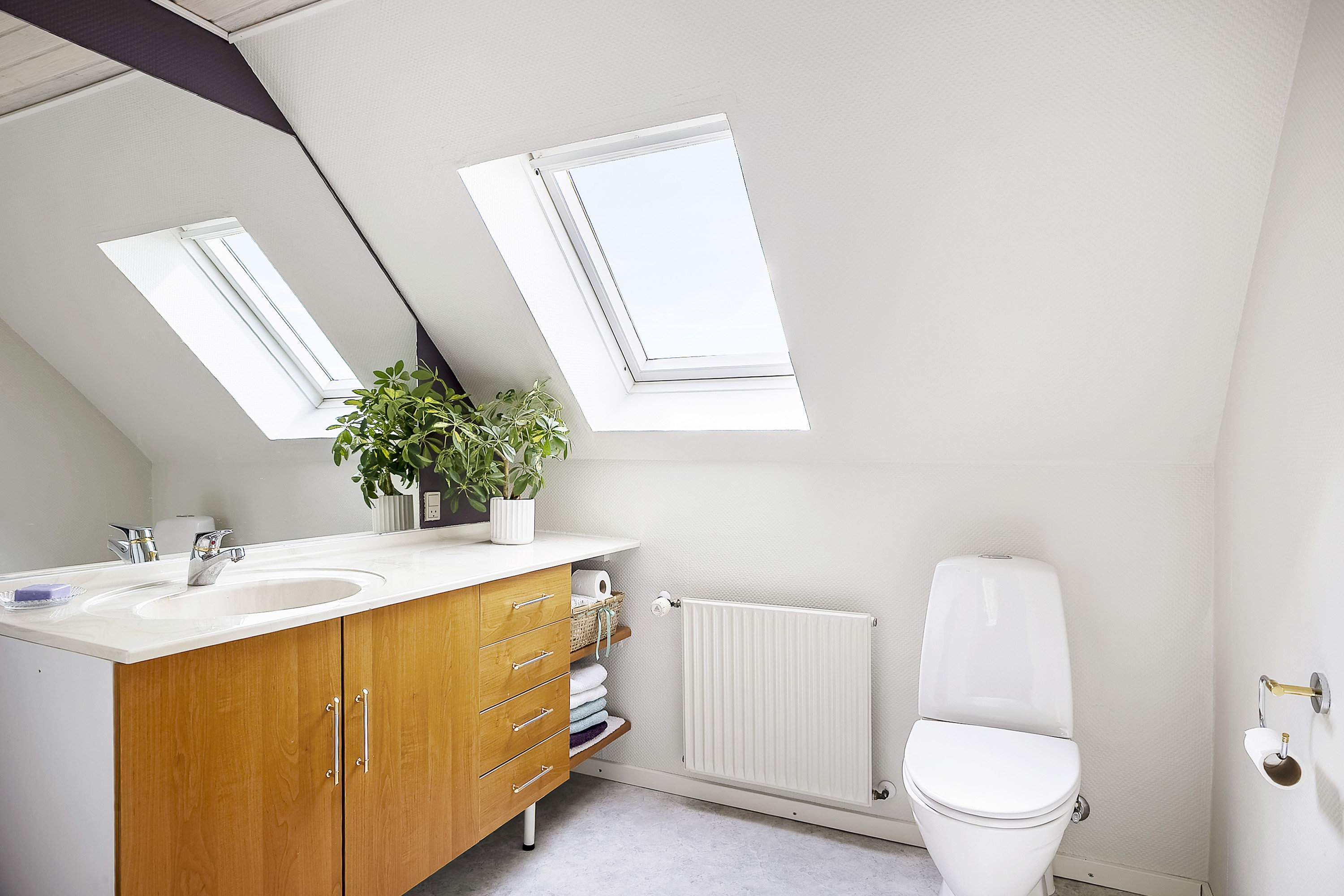 Fremhævet toilet billede i fuldskærmstilstand. Billede af Aabenraavej 29, 6100 Haderslev