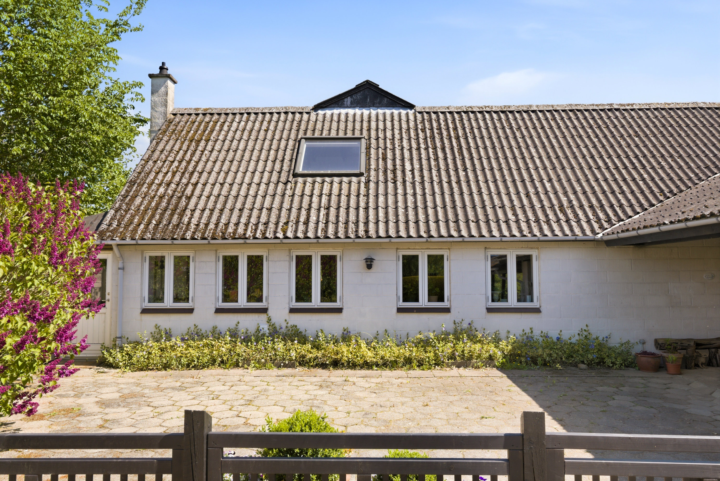 Fremhævet facade billede i fuldskærmstilstand. Billede af Kirkevej 33, Nr Højrup, 5450 Otterup