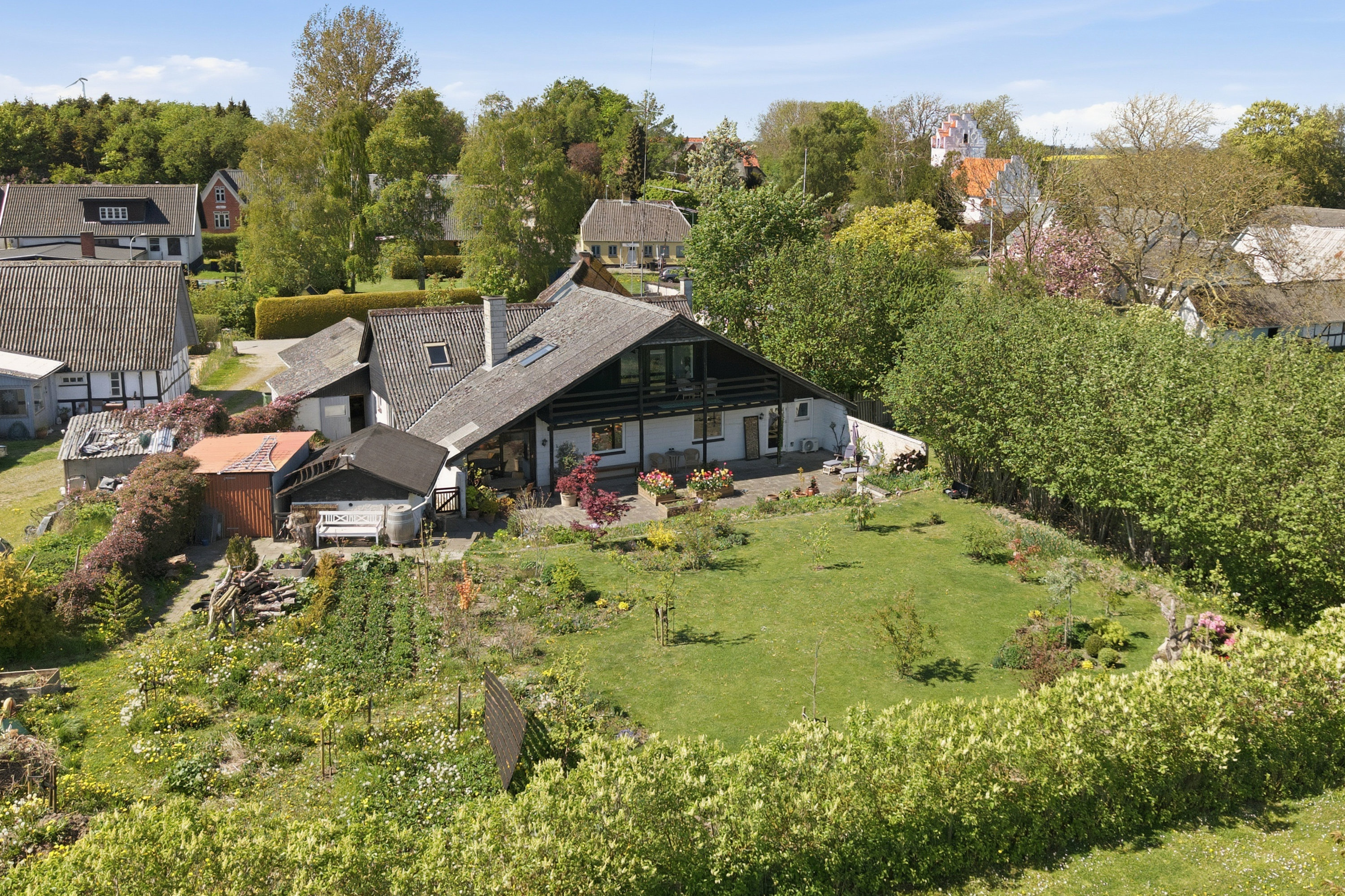 Fremhævet facade billede i fuldskærmstilstand. Billede af Kirkevej 33, Nr Højrup, 5450 Otterup