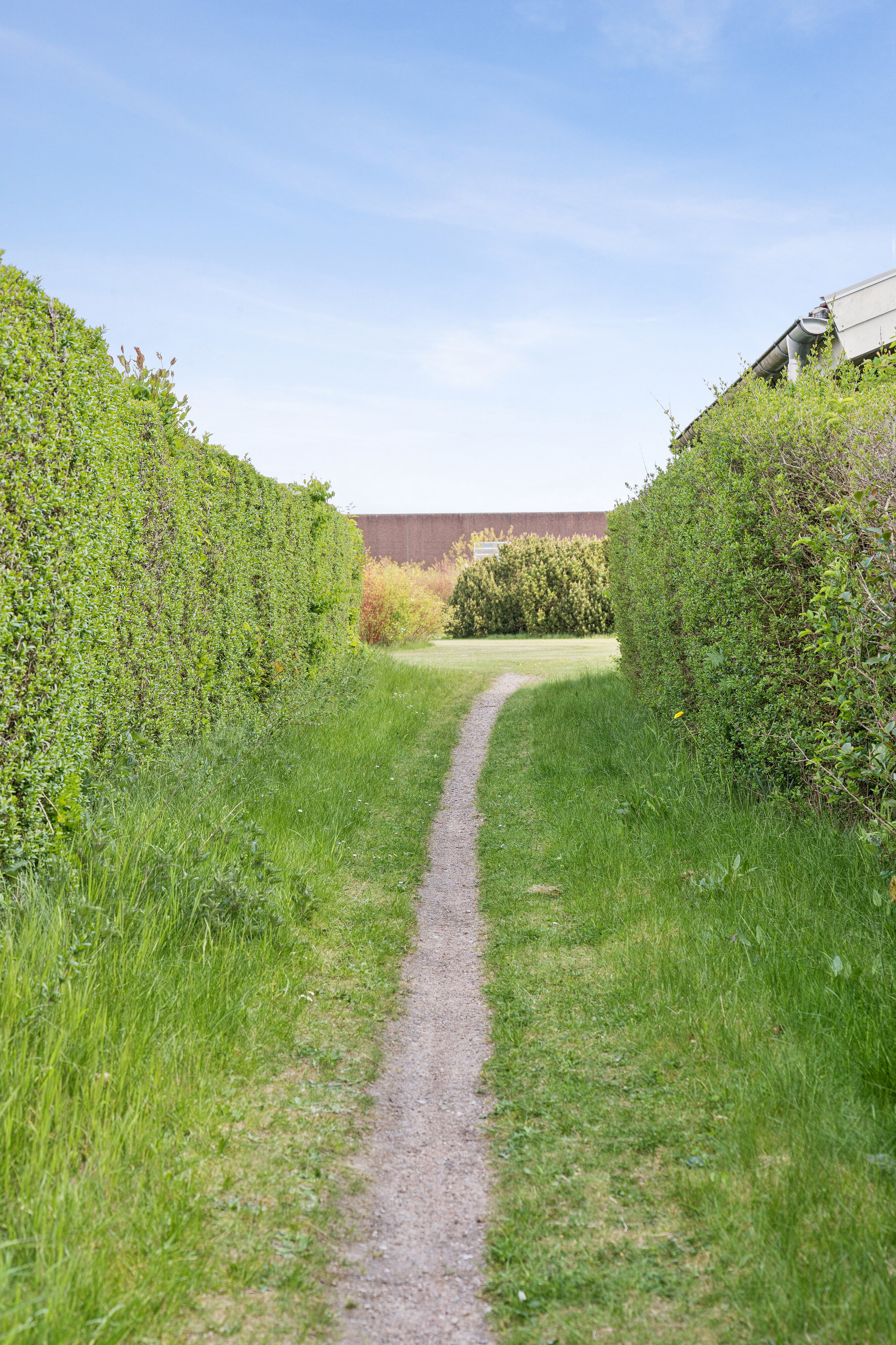 Fremhævet set fra vejen billede i fuldskærmstilstand. Billede af Flintemarken 23, 7190 Billund
