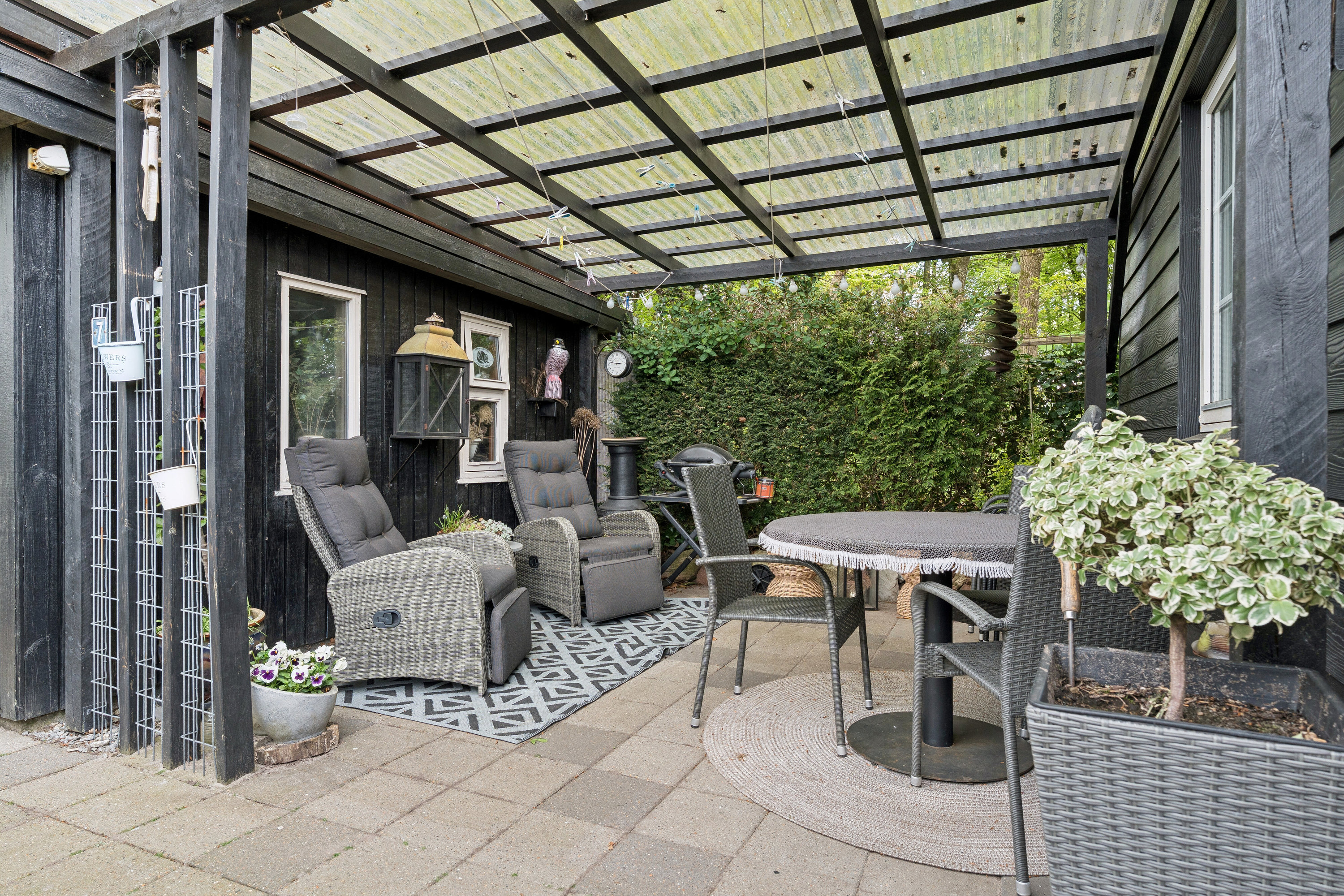Fremhævet overdækket terrasse billede i fuldskærmstilstand. Billede af Elmevangen 7, 7200 Grindsted