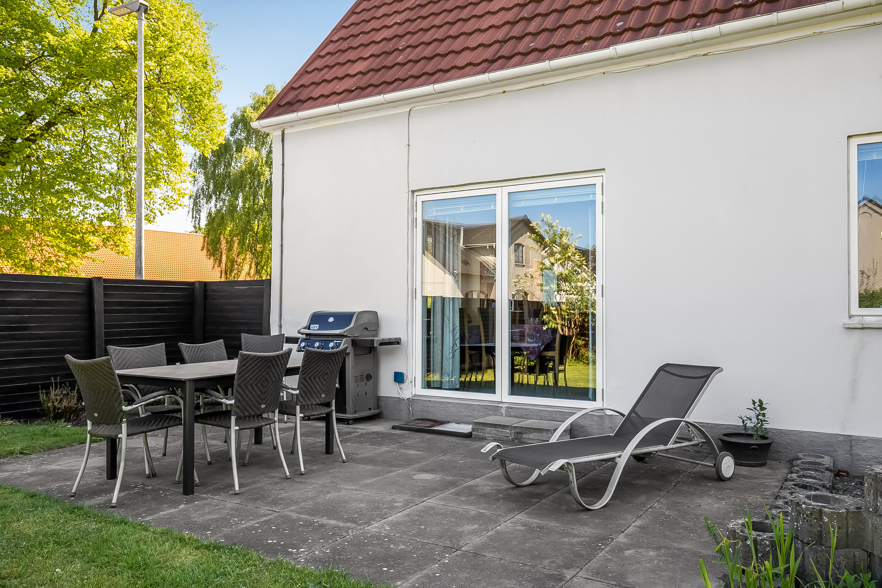 Fremhævet terrasse billede i fuldskærmstilstand. Billede af Villagade 1, 6580 Vamdrup