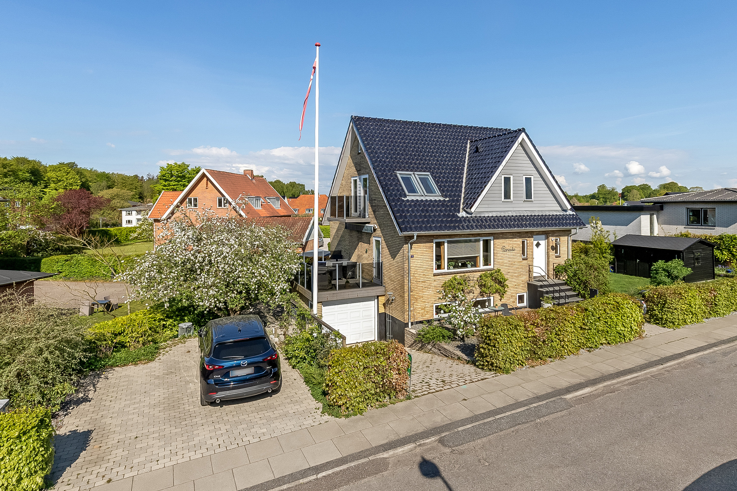Fremhævet mastefoto billede i fuldskærmstilstand. Billede af Fjeldvigs Alle 1, Mølholm, 7100 Vejle