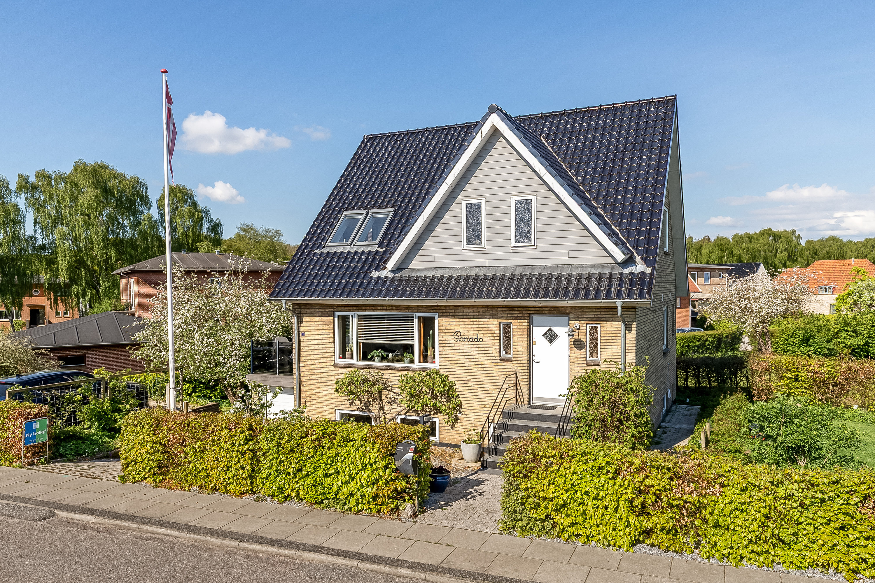 Fremhævet mastefoto billede i fuldskærmstilstand. Billede af Fjeldvigs Alle 1, Mølholm, 7100 Vejle