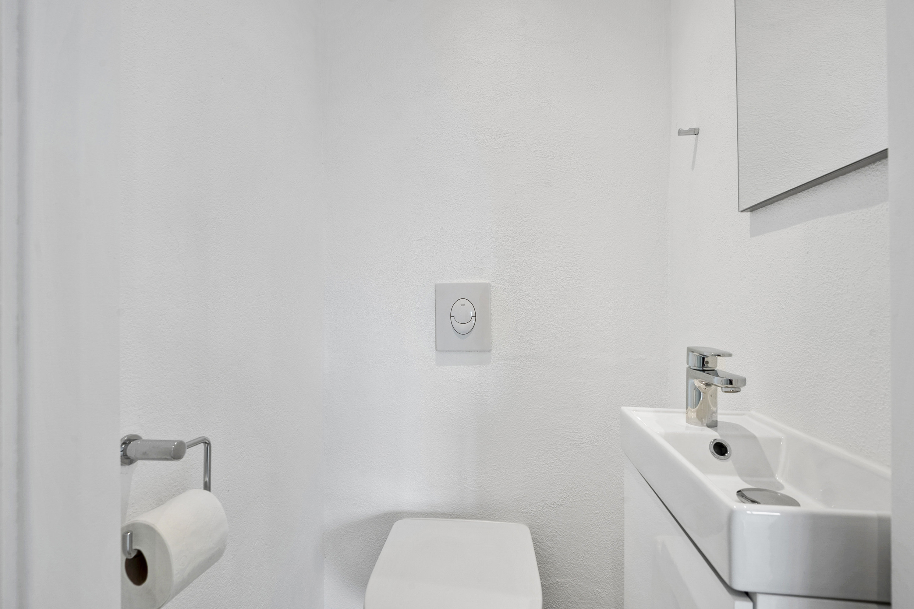 Fremhævet toilet billede i fuldskærmstilstand. Billede af Frodesgade 140, 2. th., 6700 Esbjerg
