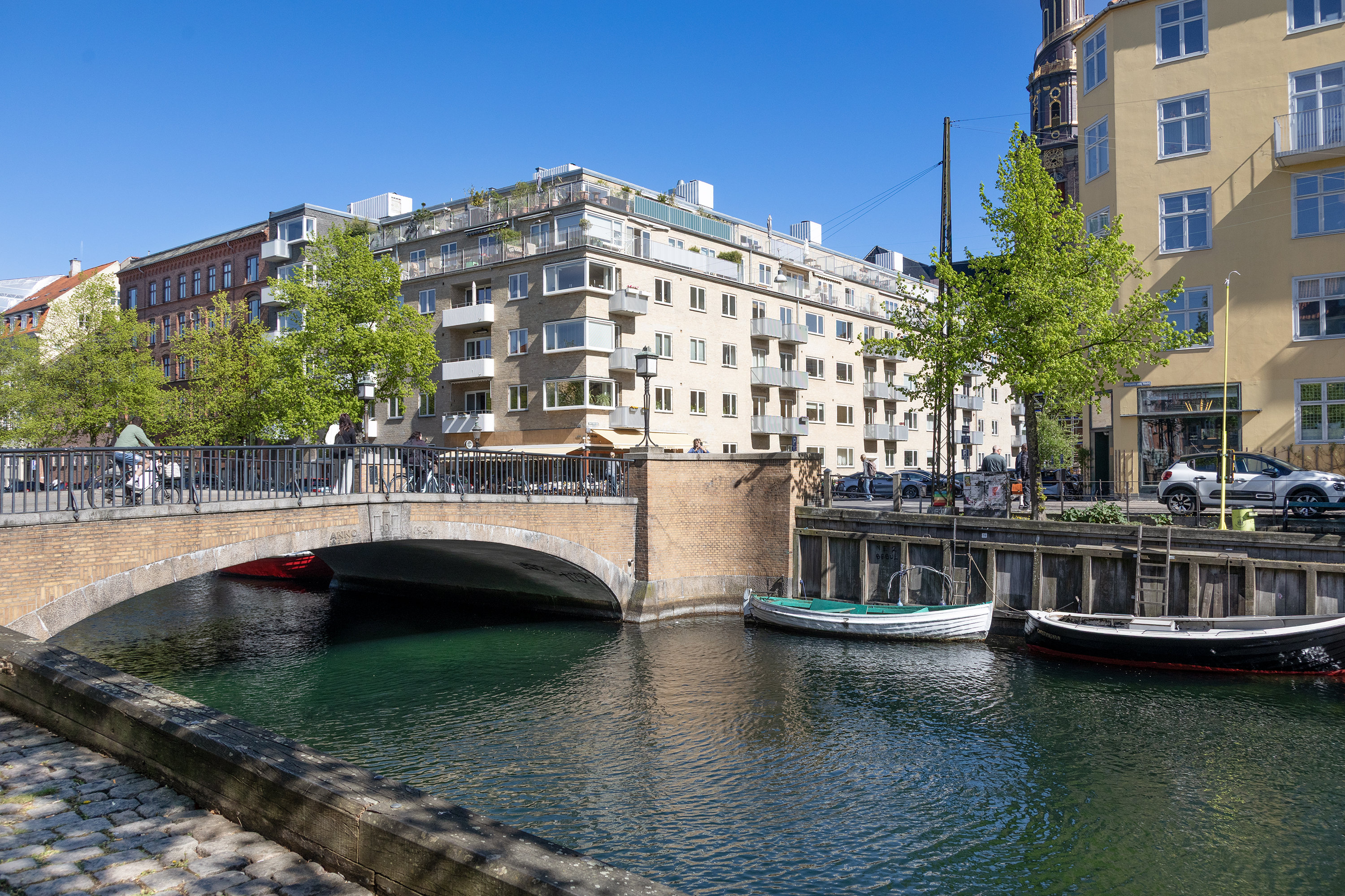 Fremhævet facade billede i fuldskærmstilstand. Billede af Sankt Annæ Gade 13, 4. tv., 1416 København K