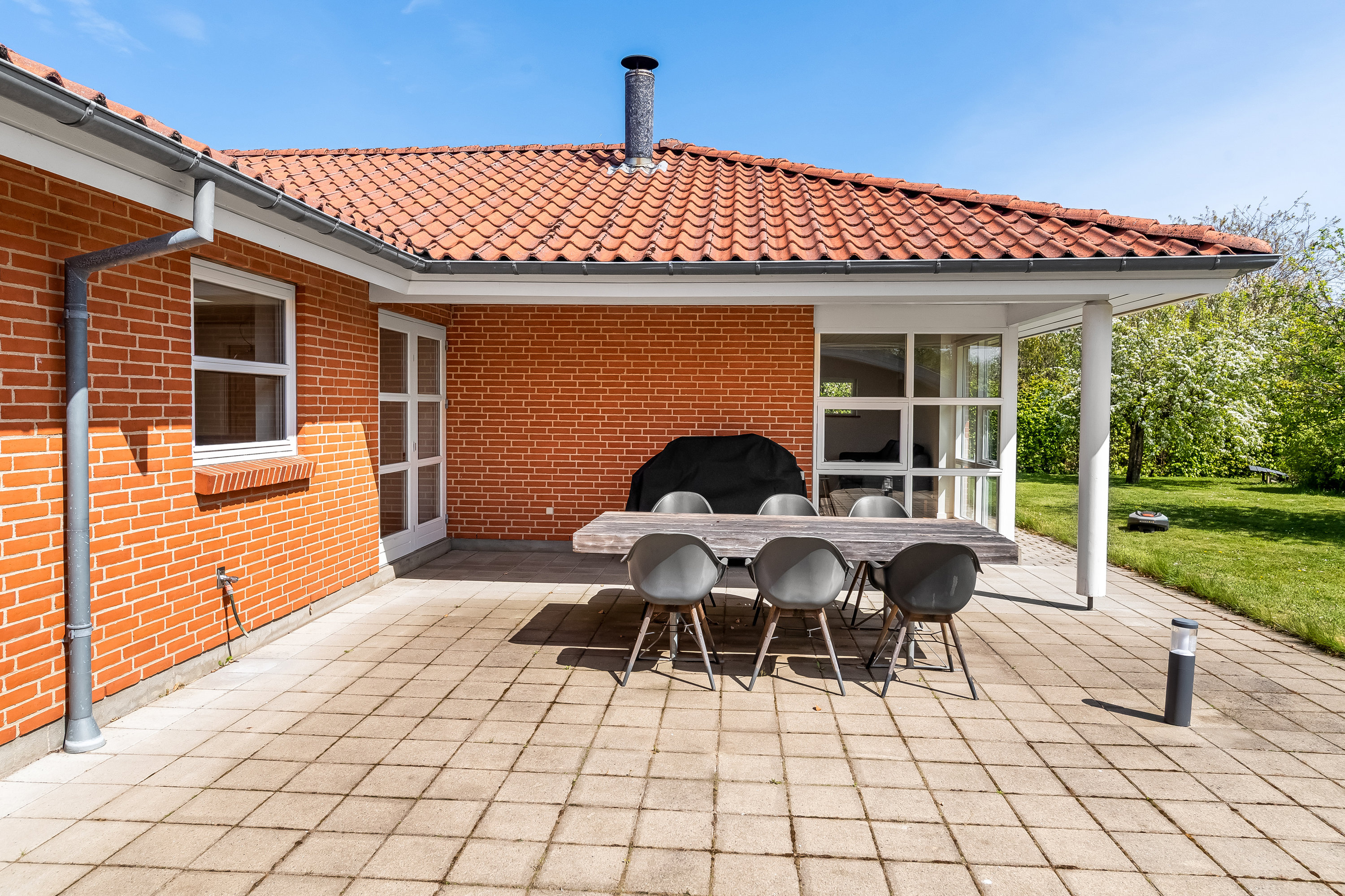 Fremhævet terrasse billede i fuldskærmstilstand. Billede af Gøgeurten 24, Sletten, 7500 Holstebro