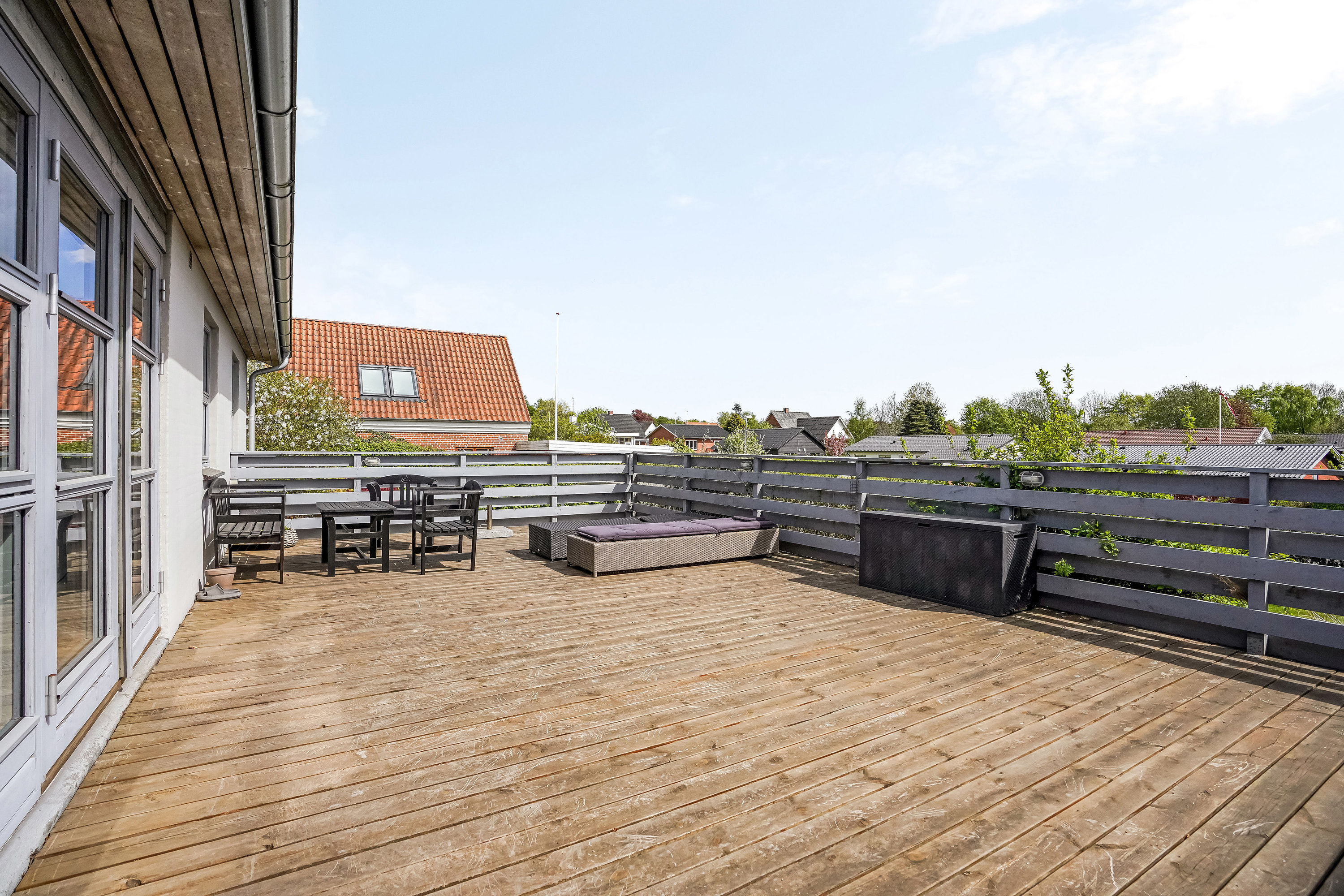 Fremhævet terrasse billede i fuldskærmstilstand. Billede af Mølvangvej 33, 7300 Jelling