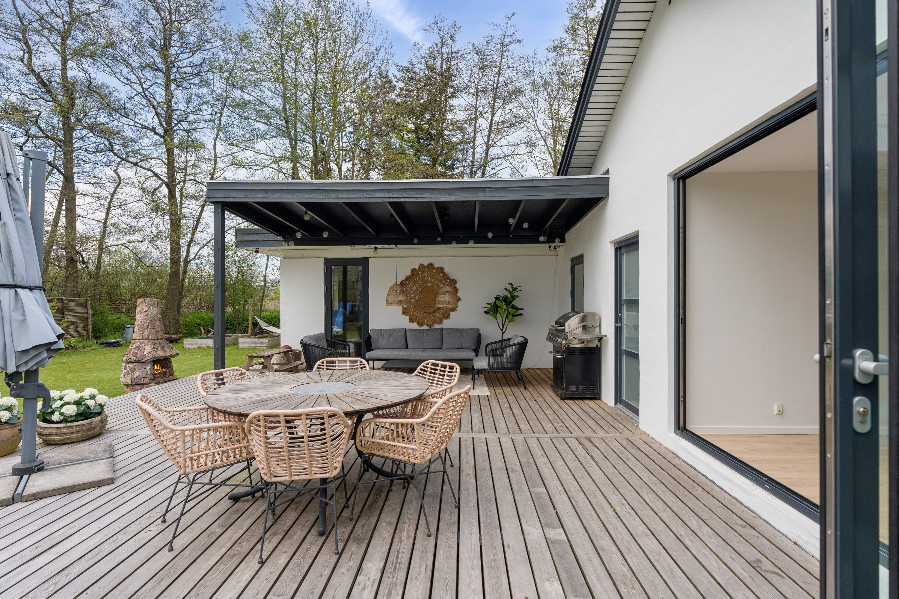 Fremhævet terrasse billede i fuldskærmstilstand. Billede af Søgårdsparken 9, 8250 Egå