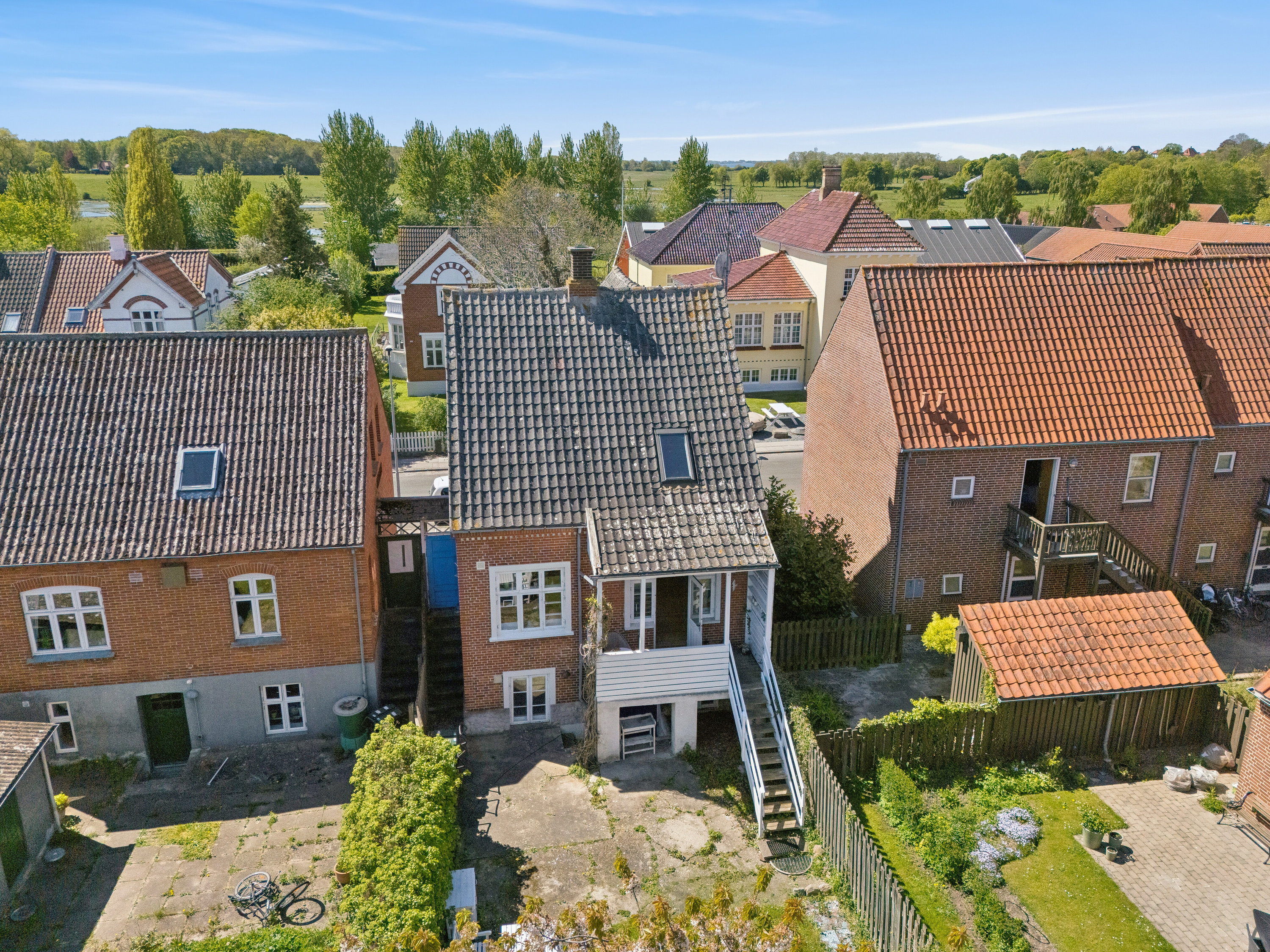 Fremhævet set fra haven billede i fuldskærmstilstand. Billede af Jens Winthers Vej 15, 5900 Rudkøbing