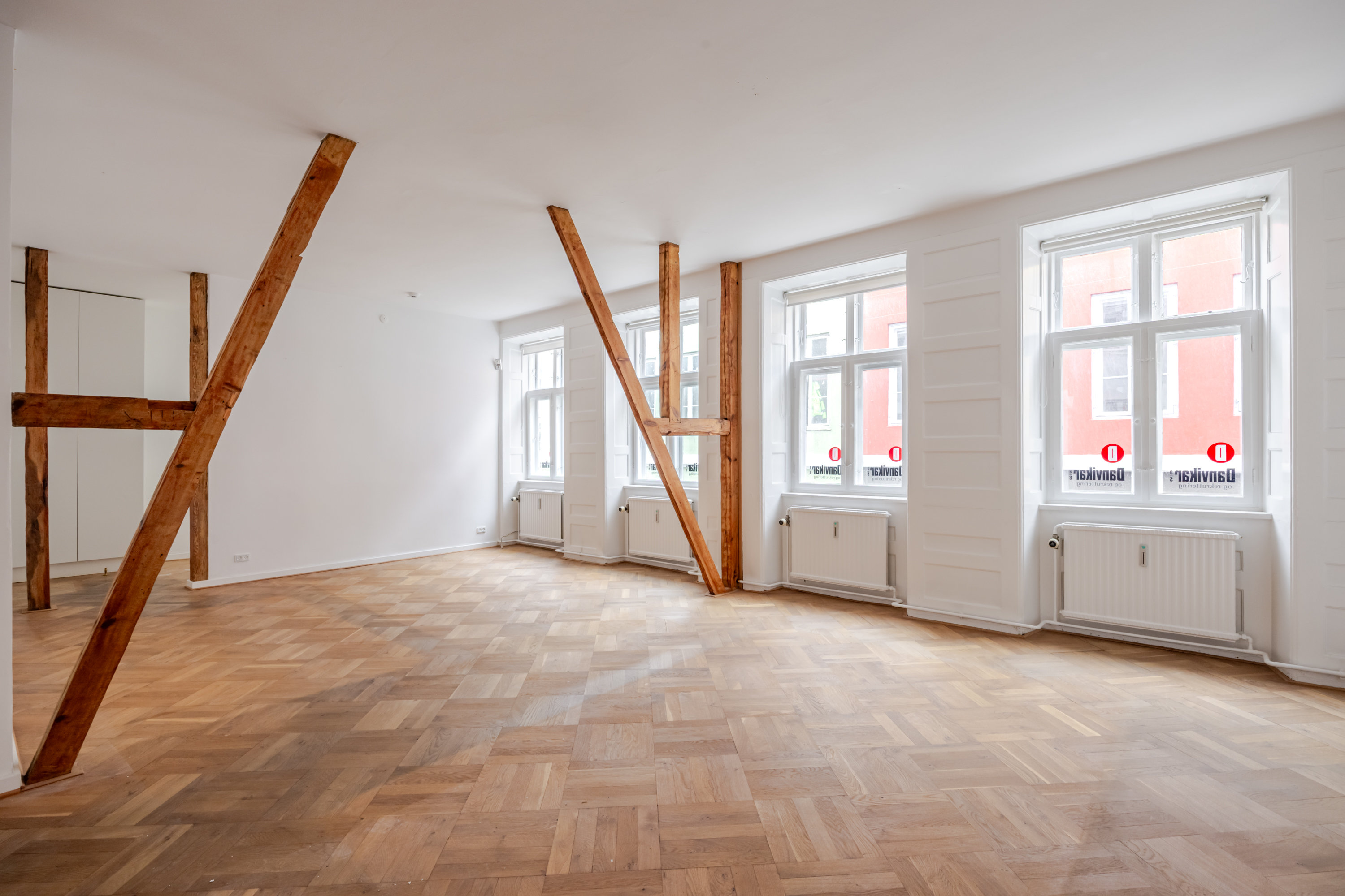 Fremhævet andet billede i fuldskærmstilstand. Billede af Hyskenstræde 9, 1., 1207 København K