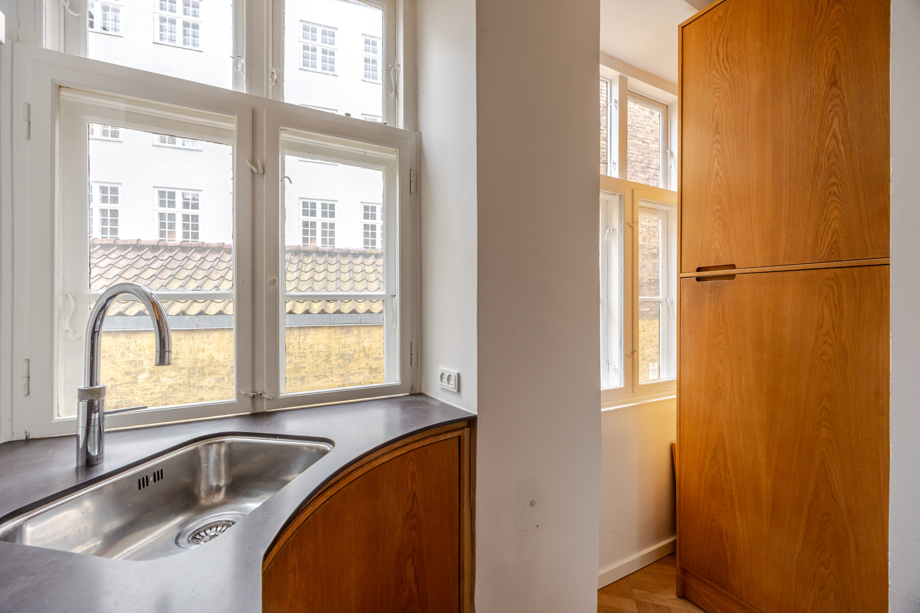 Fremhævet andet billede i fuldskærmstilstand. Billede af Hyskenstræde 9, 1., 1207 København K
