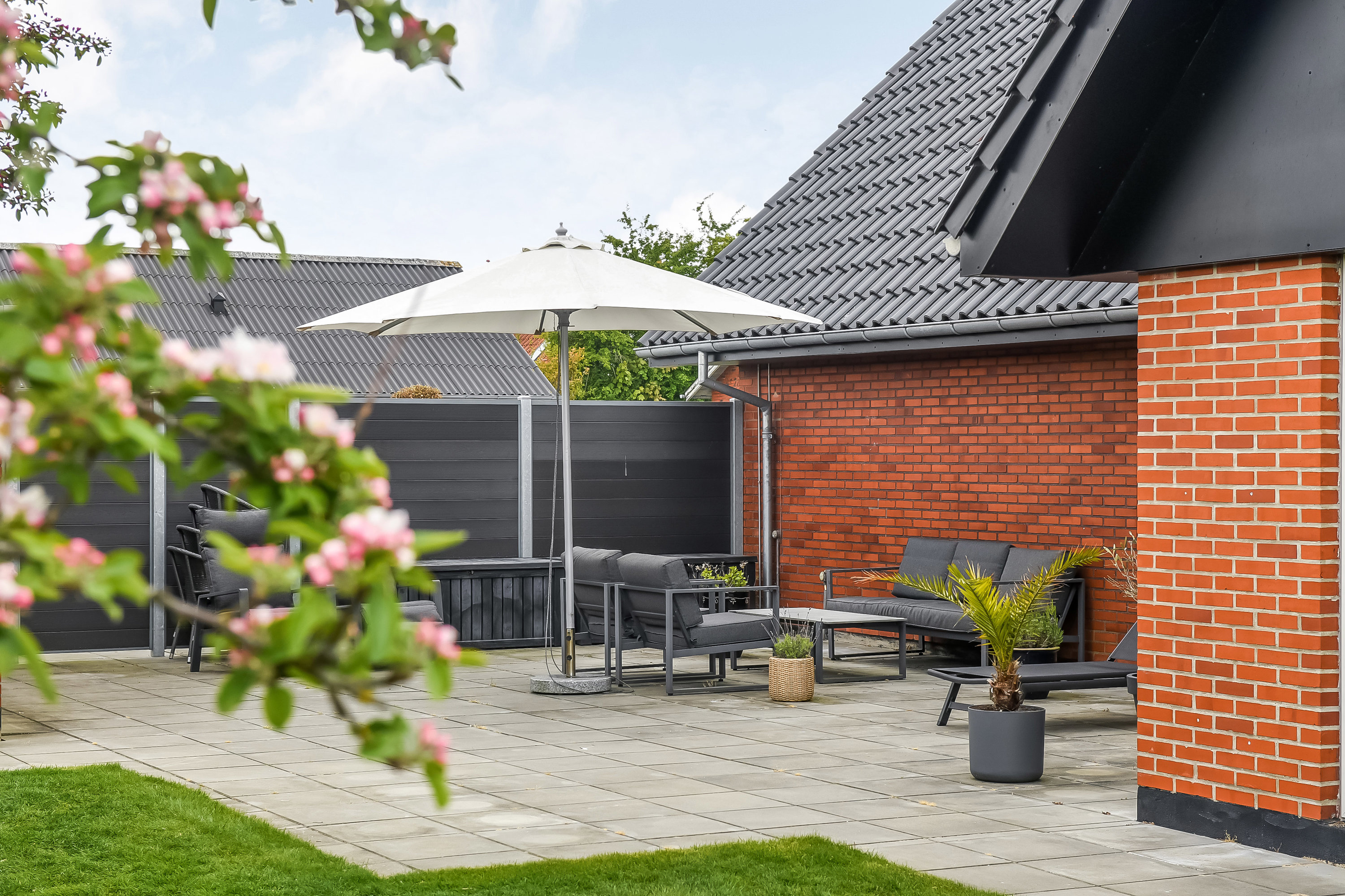 Fremhævet terrasse billede i fuldskærmstilstand. Billede af Bogøvej 3, 6710 Esbjerg V