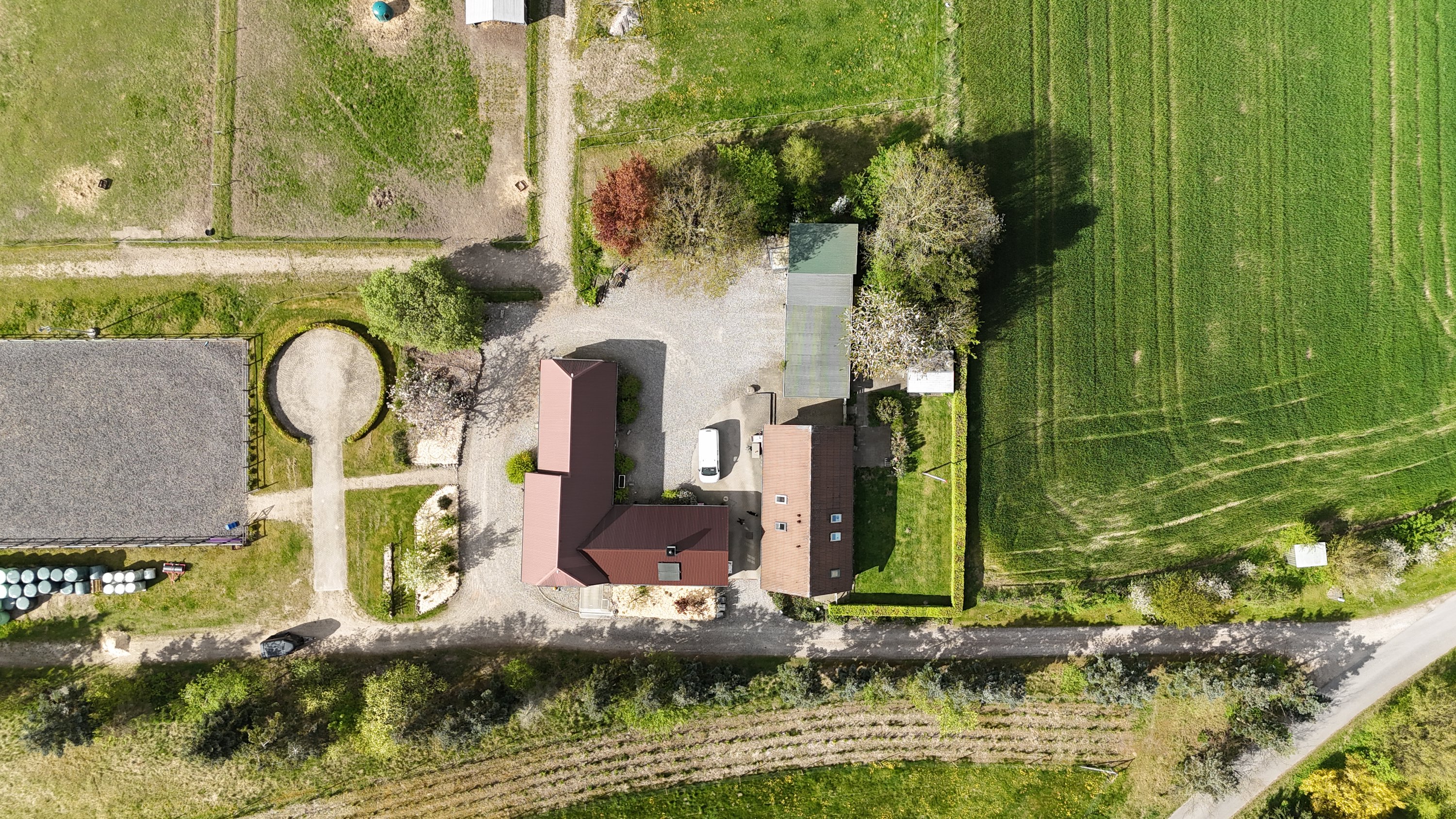 Fremhævet drone billede i fuldskærmstilstand. Billede af Skovhusevej 38, 9574 Bælum