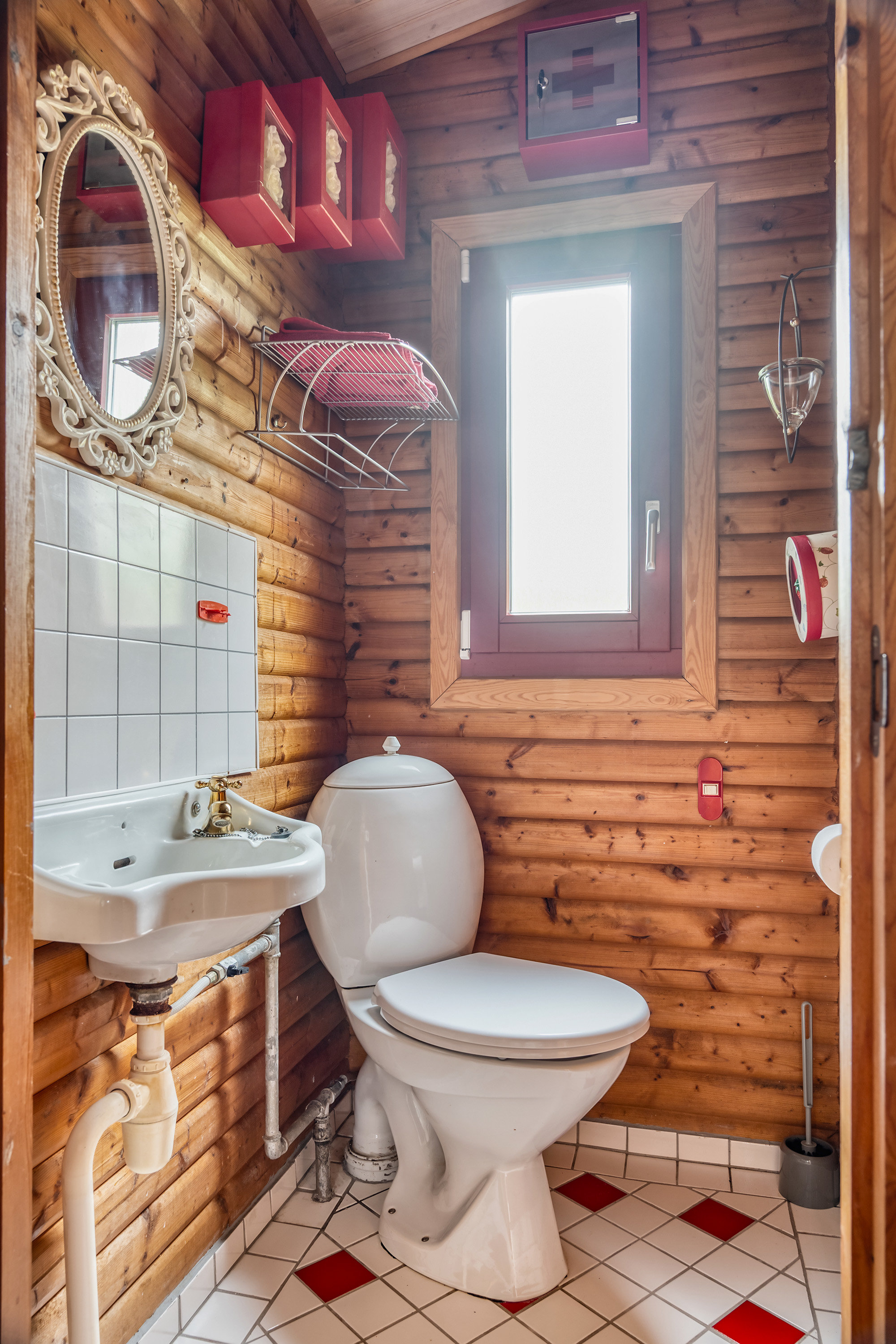 Fremhævet toilet billede i fuldskærmstilstand. Billede af Valmuevej 17, Bøtø, 4873 Væggerløse