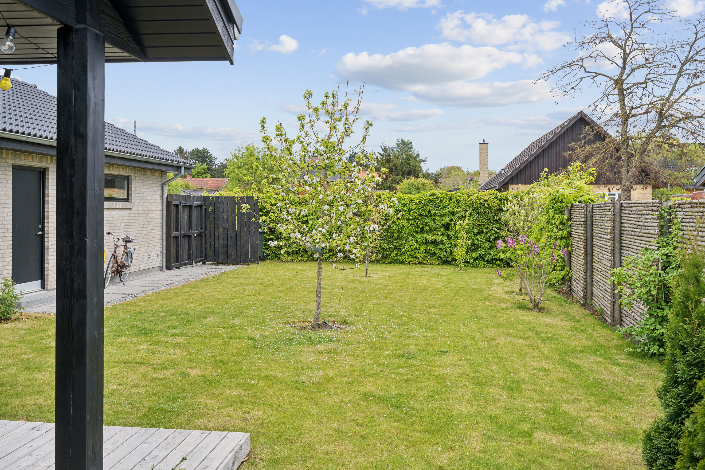 Fremhævet set fra haven billede i fuldskærmstilstand. Billede af Sofielundsvej 33, 2600 Glostrup