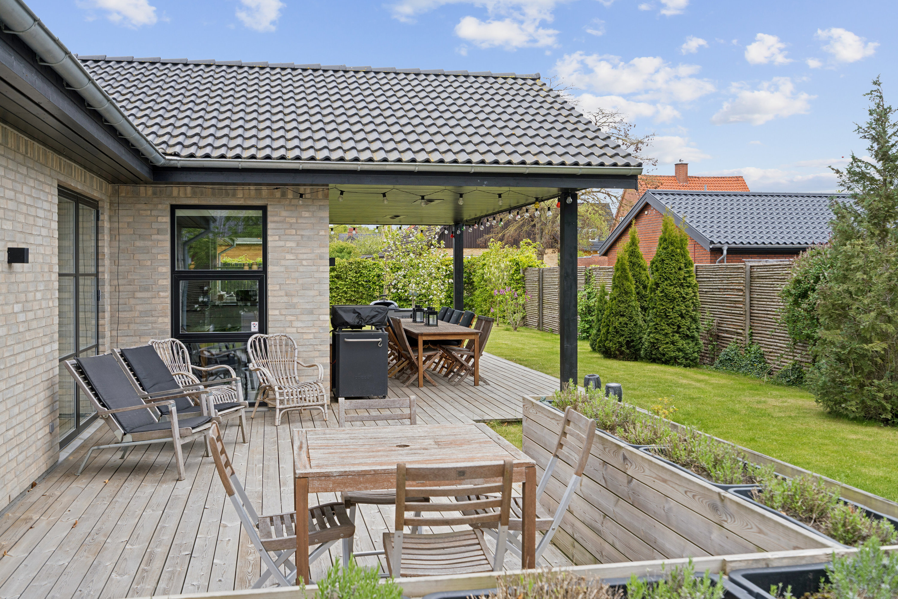 Fremhævet terrasse billede i fuldskærmstilstand. Billede af Sofielundsvej 33, 2600 Glostrup