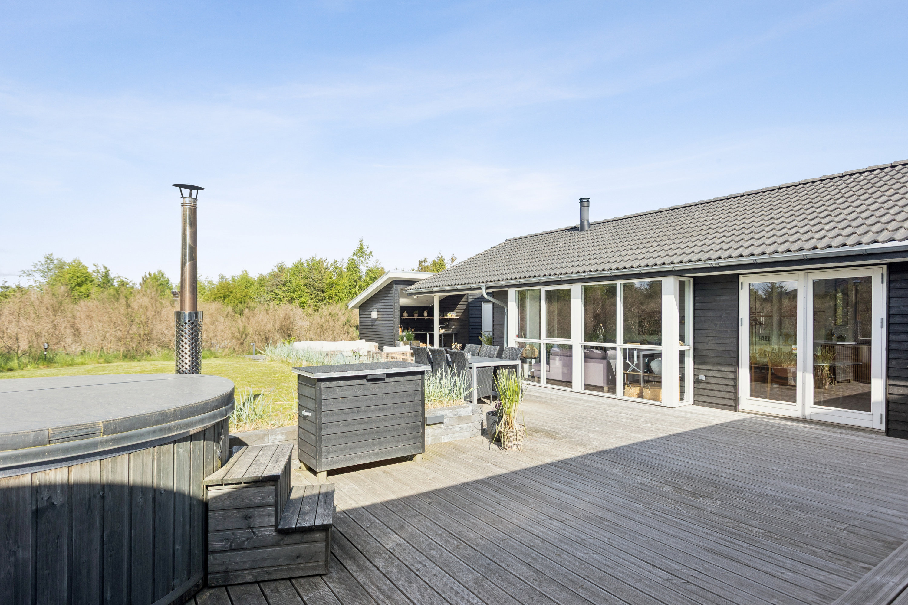 Fremhævet terrasse billede i fuldskærmstilstand. Billede af Bronzehøjen 17, Virksund, 7840 Højslev