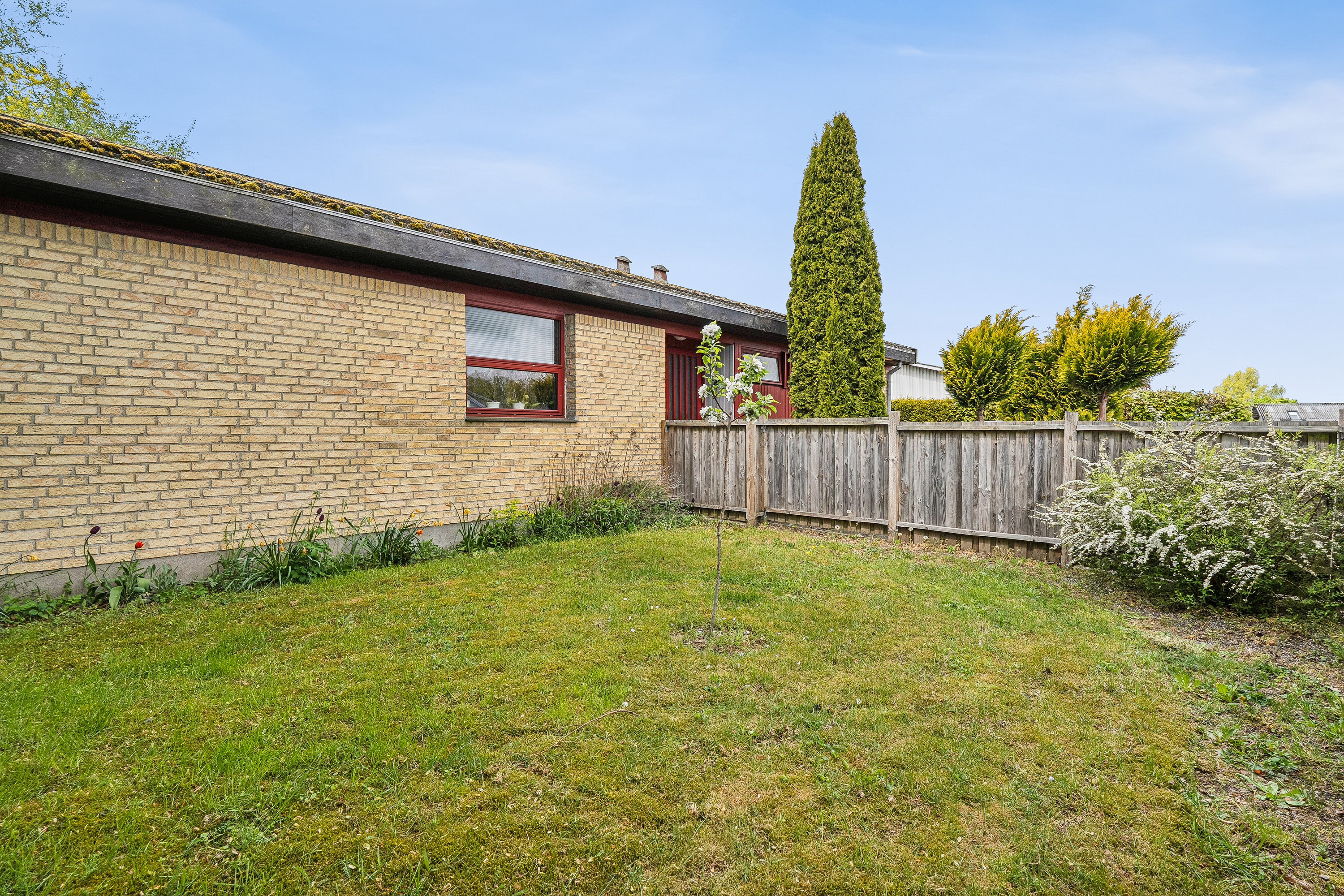 Fremhævet udendørs billede i fuldskærmstilstand. Billede af Bøgevej 4, 4760 Vordingborg