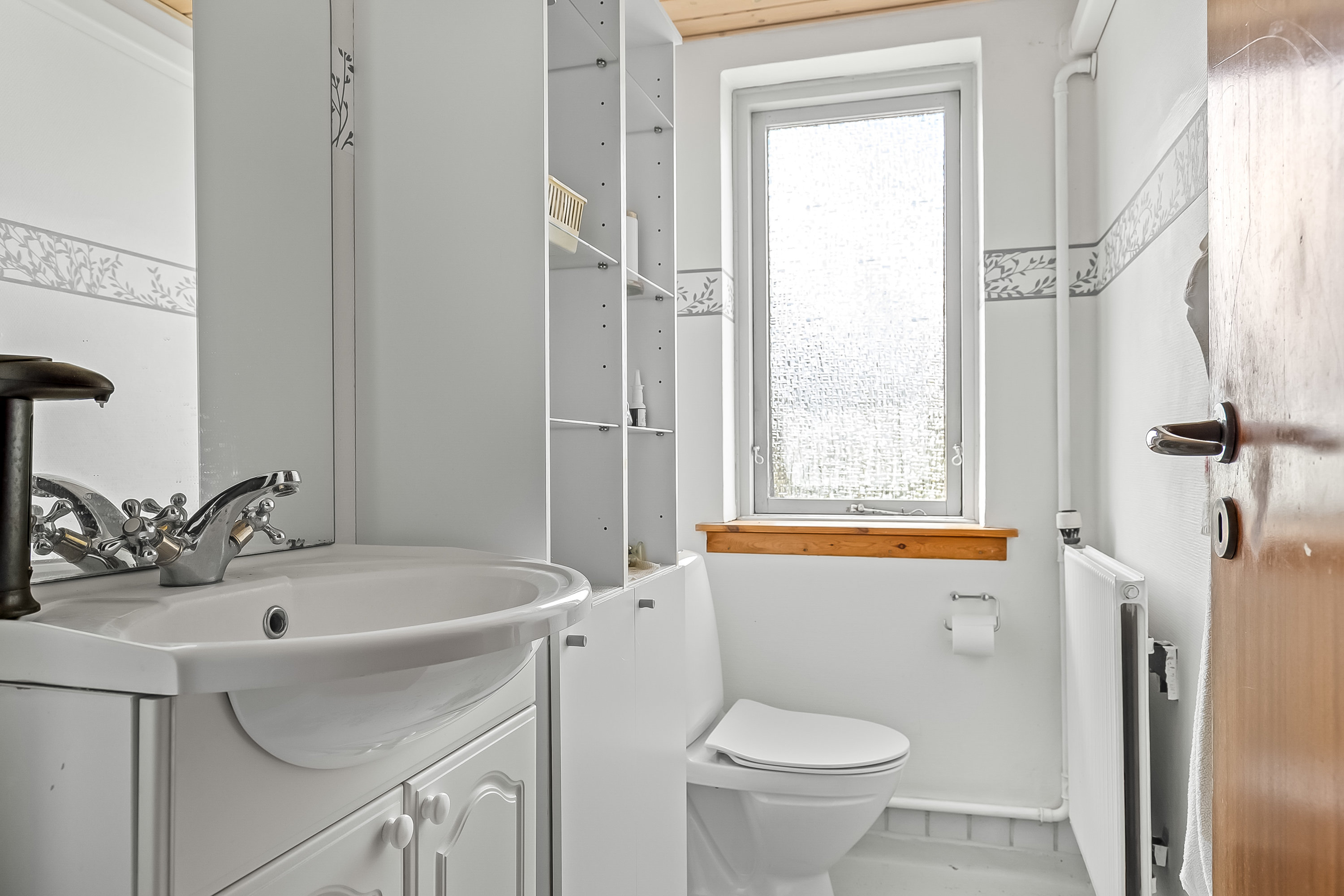 Fremhævet toilet billede i fuldskærmstilstand. Billede af Vellingvej 72, St. Velling, 7000 Fredericia