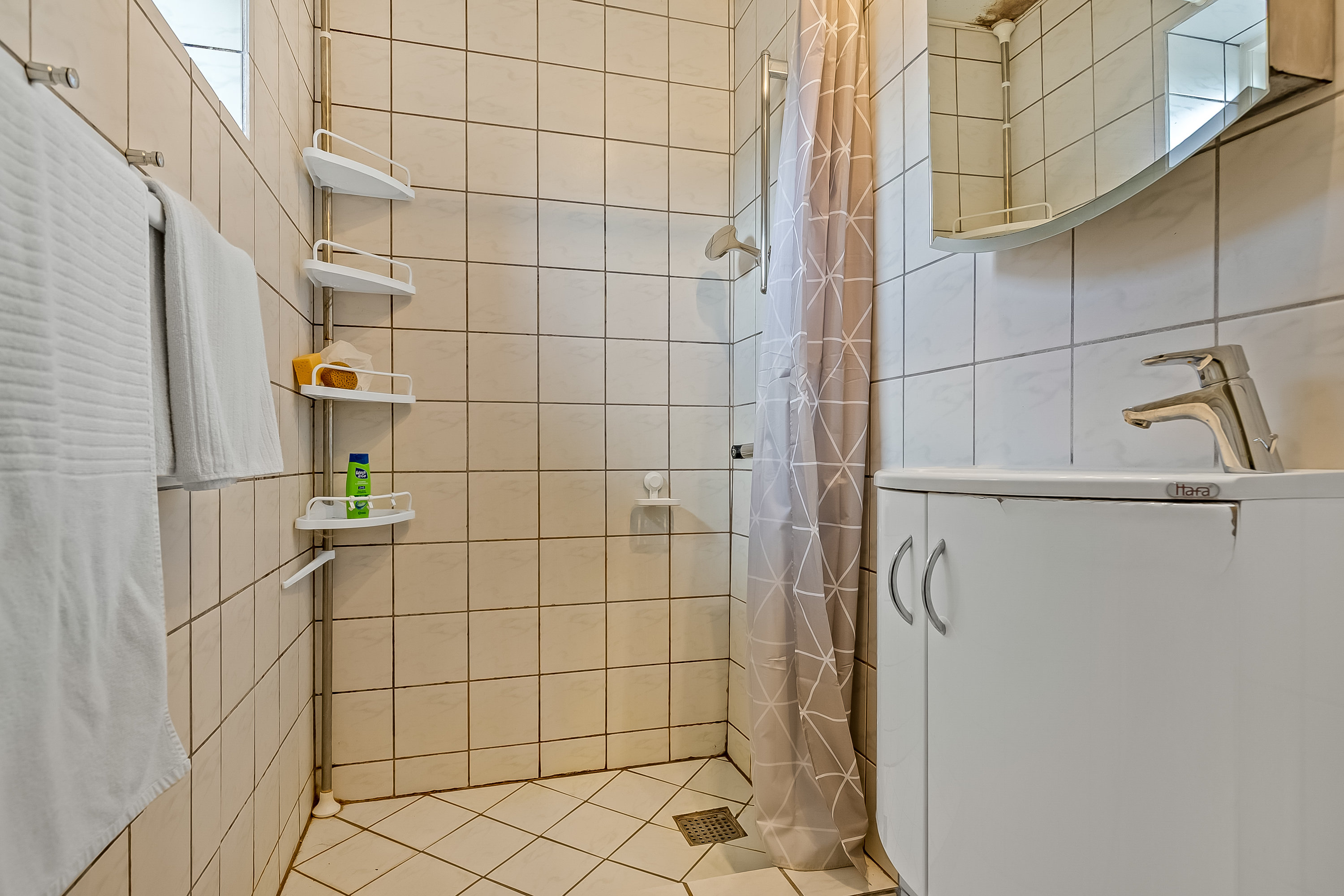 Fremhævet badeværelse billede i fuldskærmstilstand. Billede af Vellingvej 72, St. Velling, 7000 Fredericia
