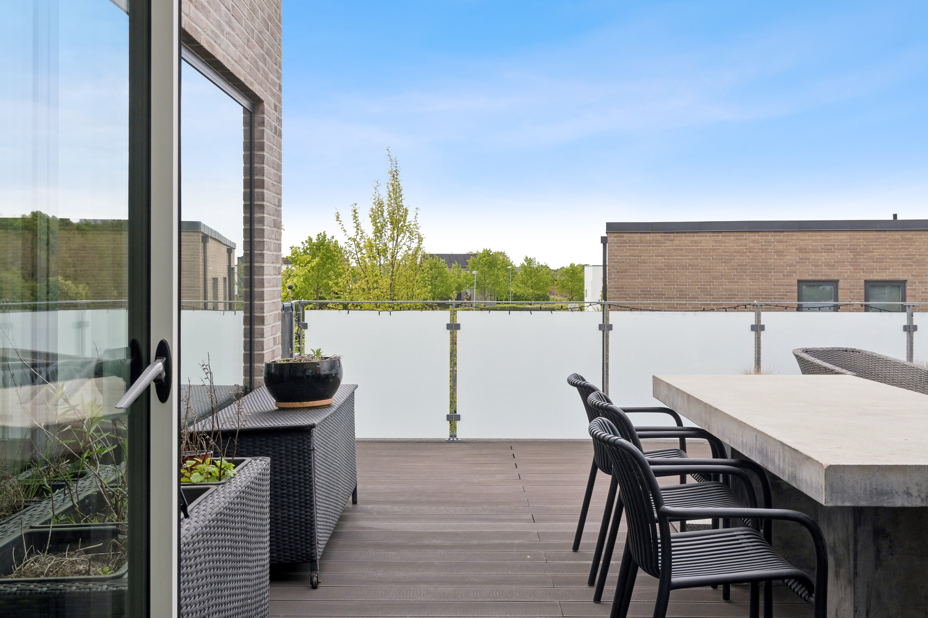 Fremhævet terrasse billede i fuldskærmstilstand. Billede af Nymarks Allé 181, 8320 Mårslet