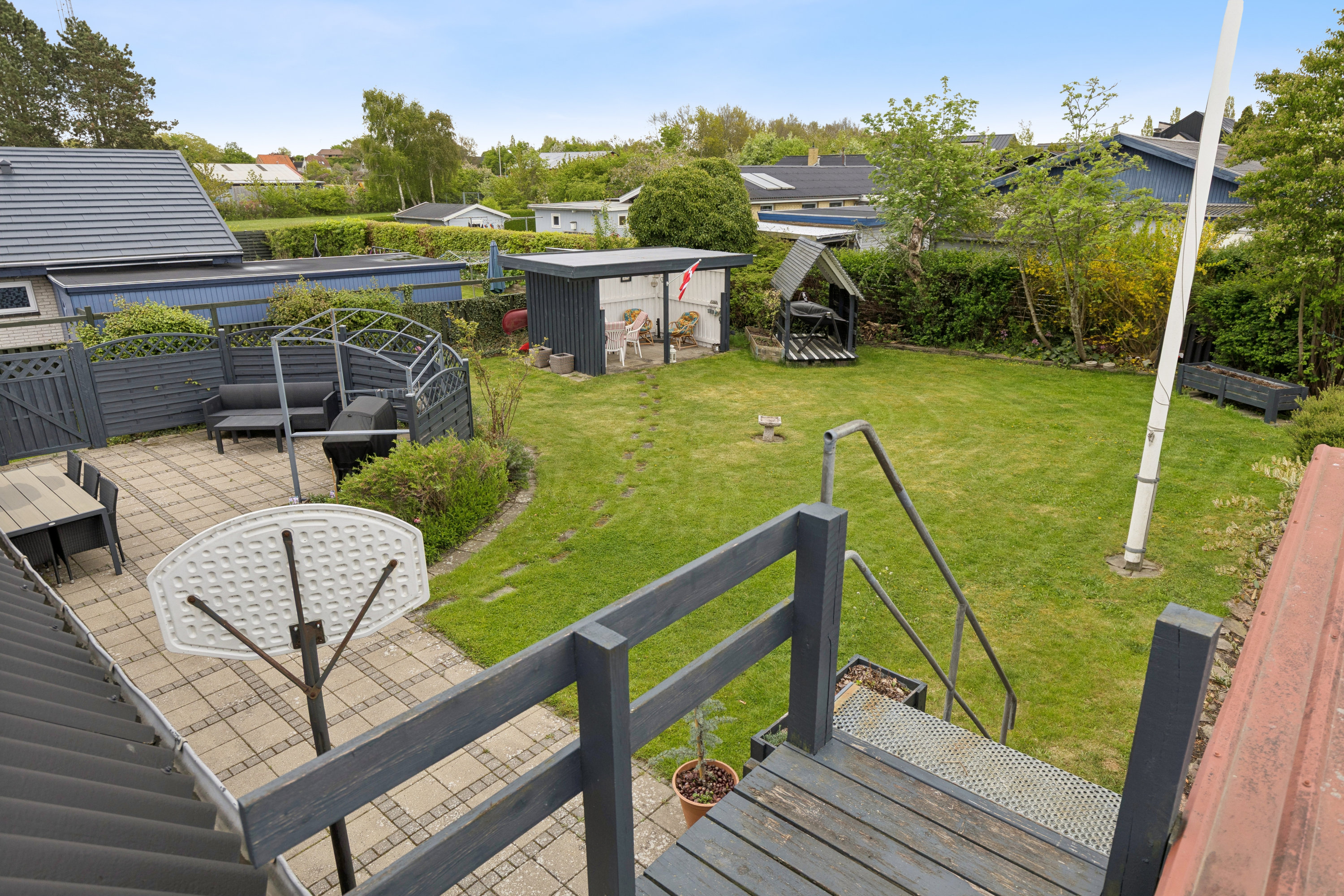 Fremhævet terrasse billede i fuldskærmstilstand. Billede af Elmkær 81, 4534 Hørve