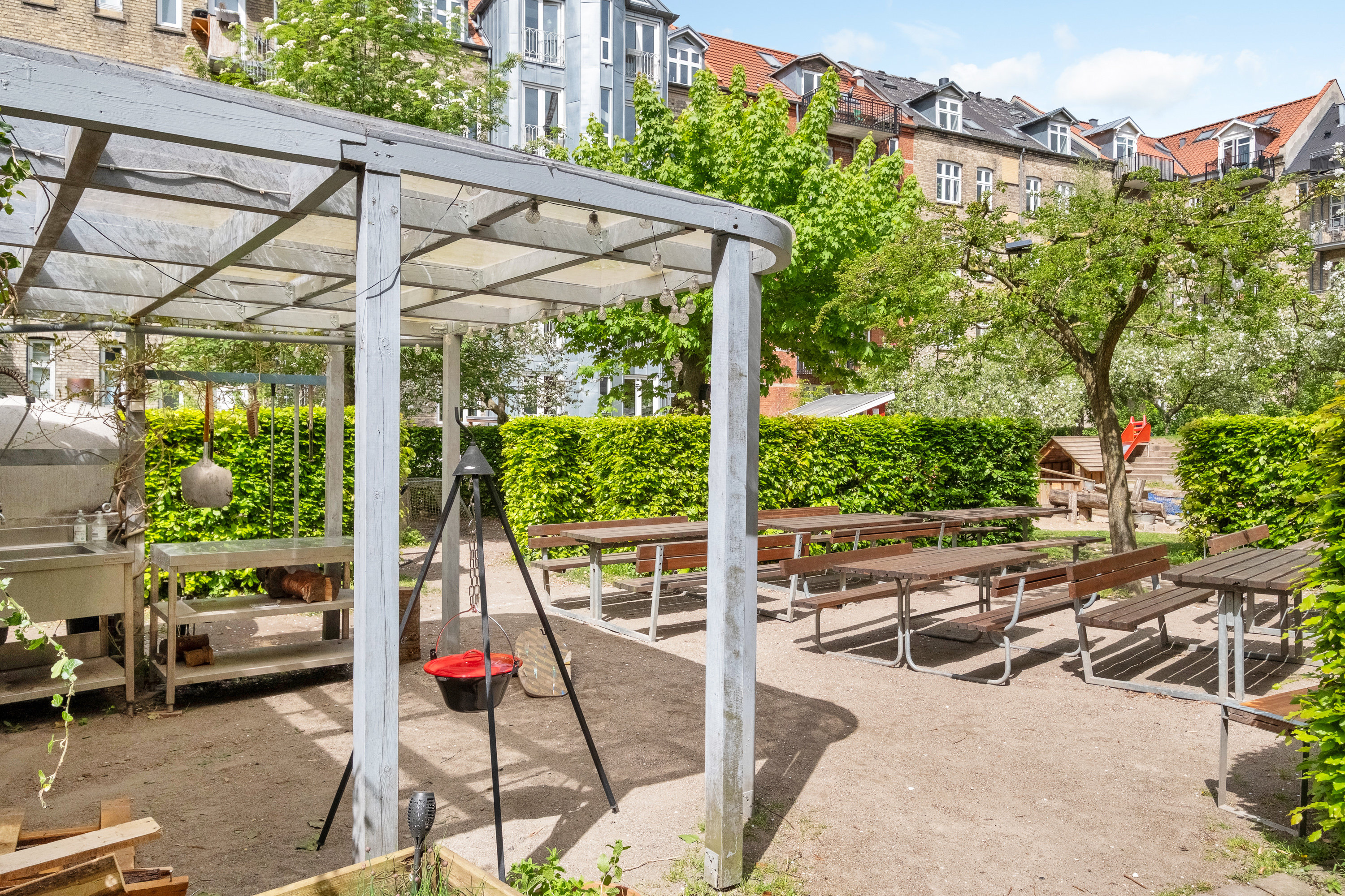 Fremhævet gårdmiljø billede i fuldskærmstilstand. Billede af Kaløgade 2, 2. tv., 8000 Aarhus C