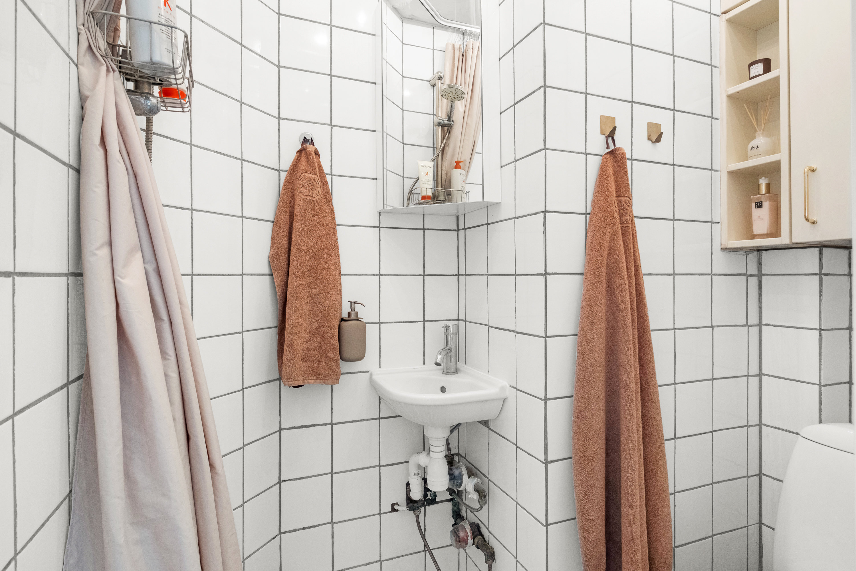 Fremhævet badeværelse billede i fuldskærmstilstand. Billede af Kaløgade 2, 2. tv., 8000 Aarhus C