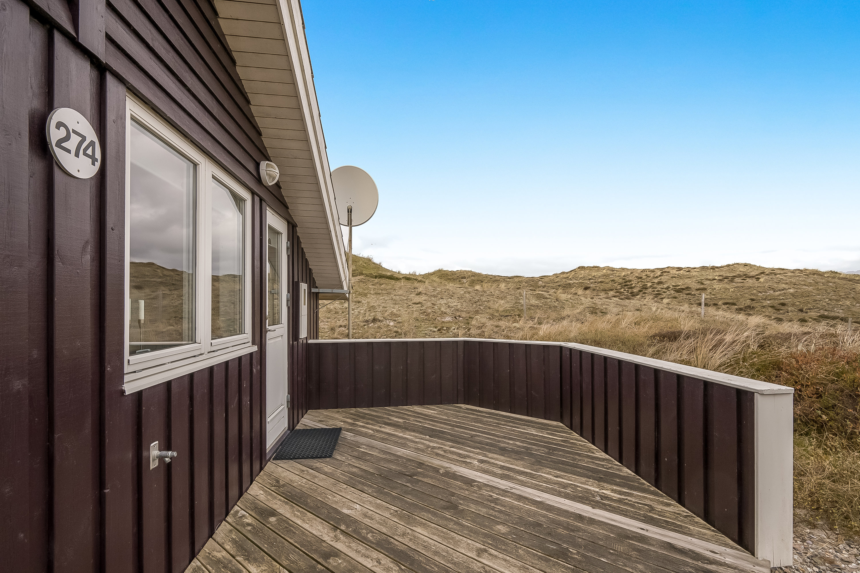 Fremhævet terrasse billede i fuldskærmstilstand. Billede af Bjerregårdsvej 274, Bjerregaard, 6960 Hvide Sande