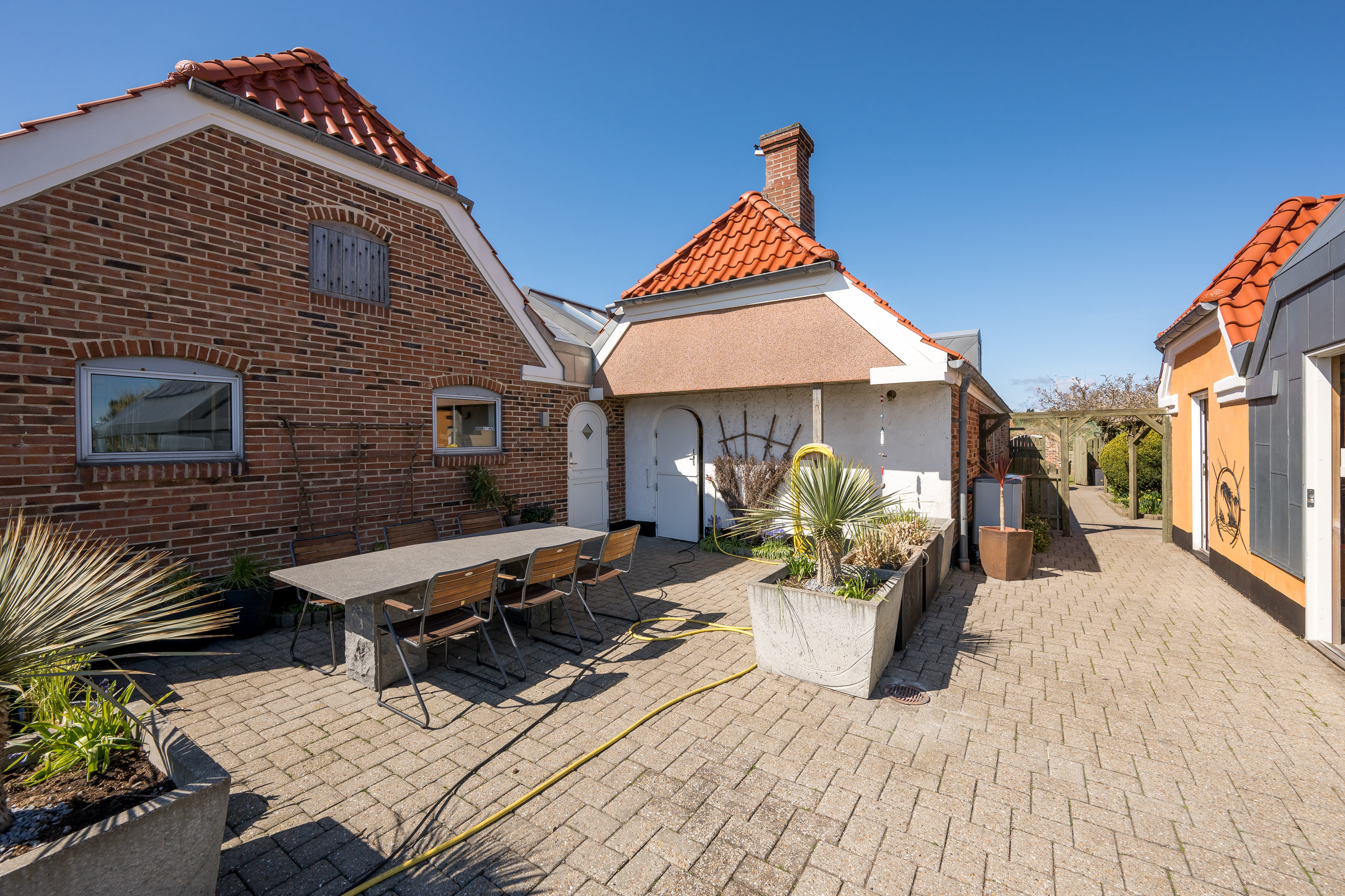 Fremhævet facade billede i fuldskærmstilstand. Billede af Anker Eskildsens Vej 140, Nr Lyngvig, 6960 Hvide Sande