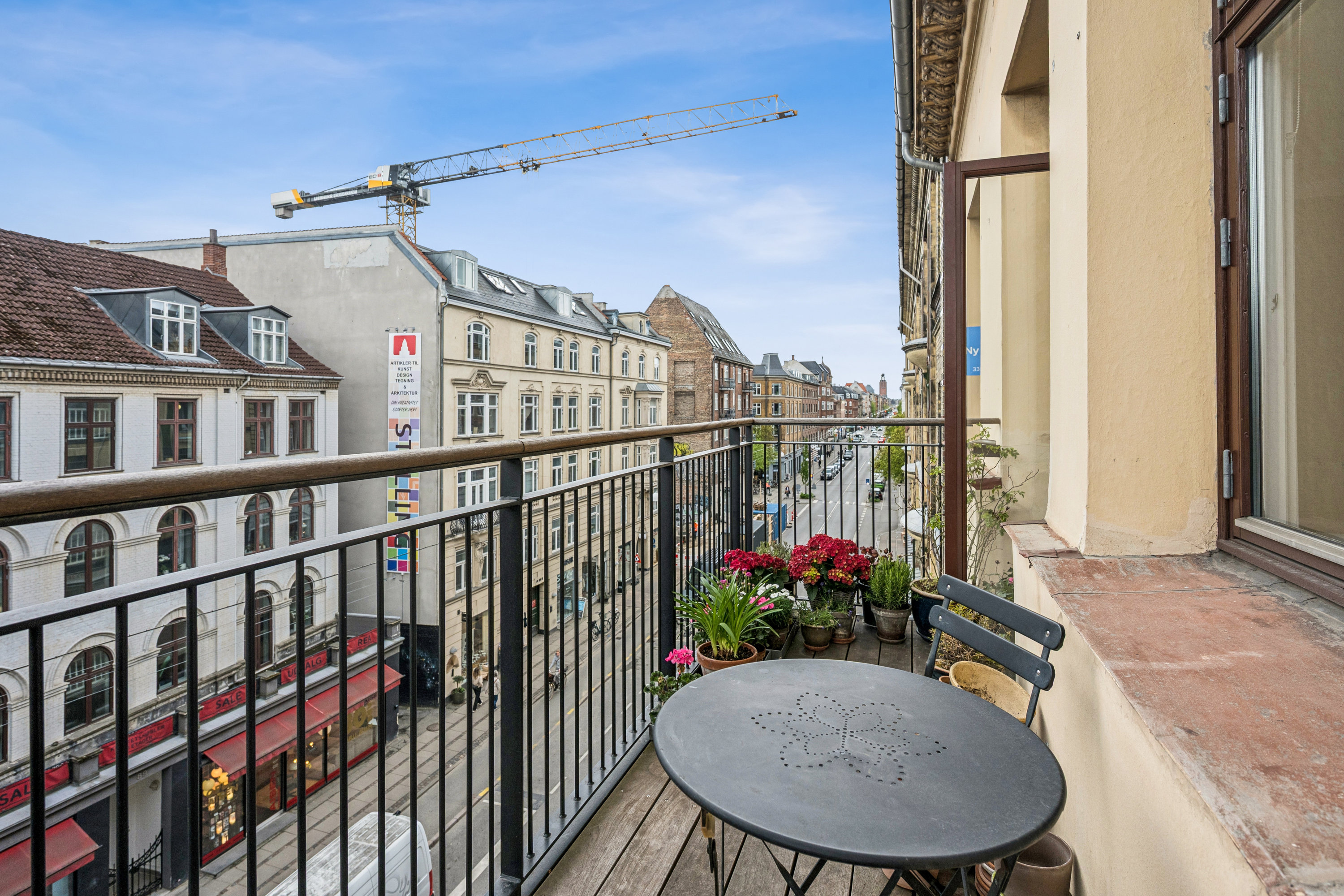Fremhævet altan billede i fuldskærmstilstand. Billede af Gammel Kongevej 84, 3. tv., 1850 Frederiksberg C