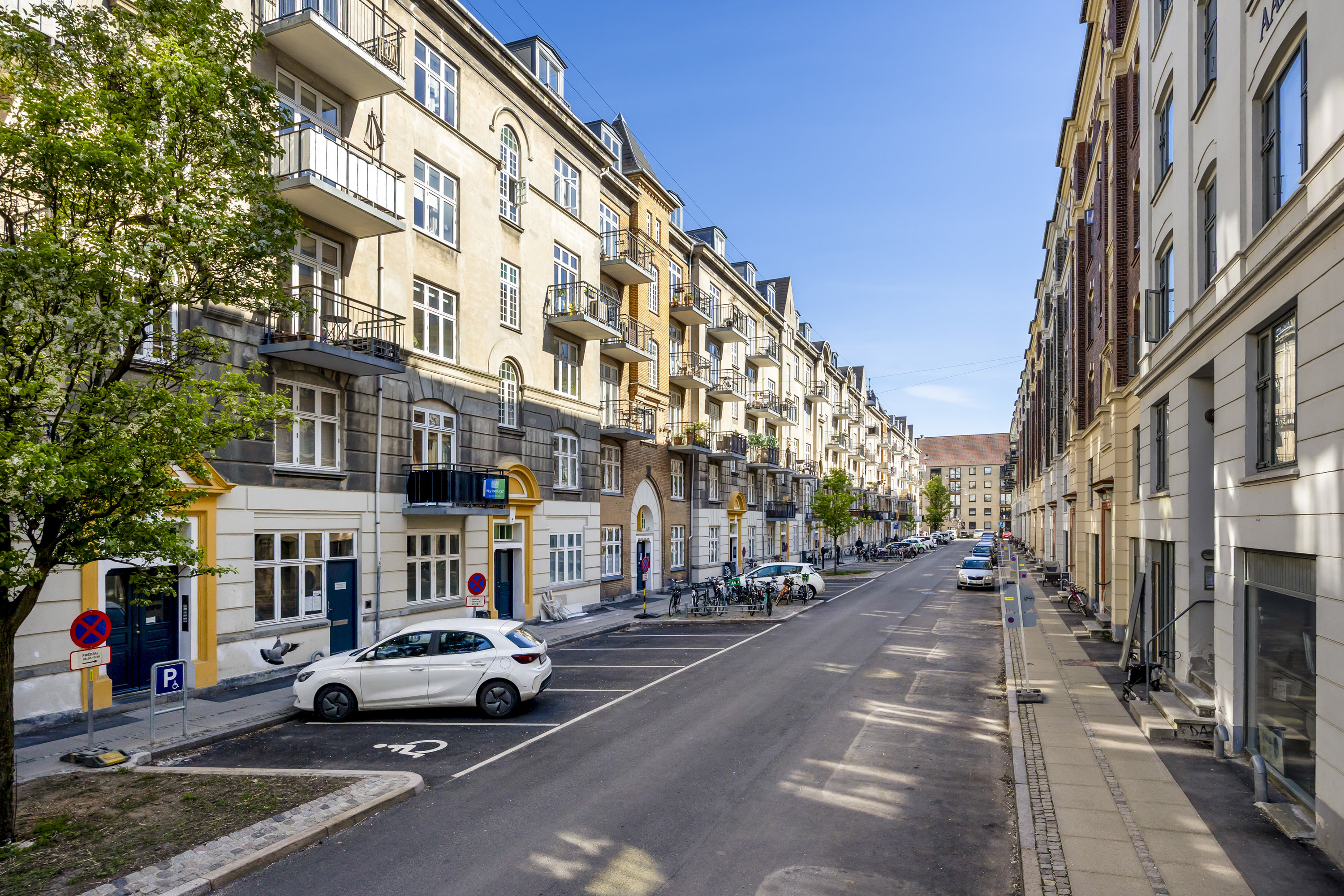 Fremhævet  billede i fuldskærmstilstand. Billede af Burmeistersgade 5, 1. tv., 1429 København K