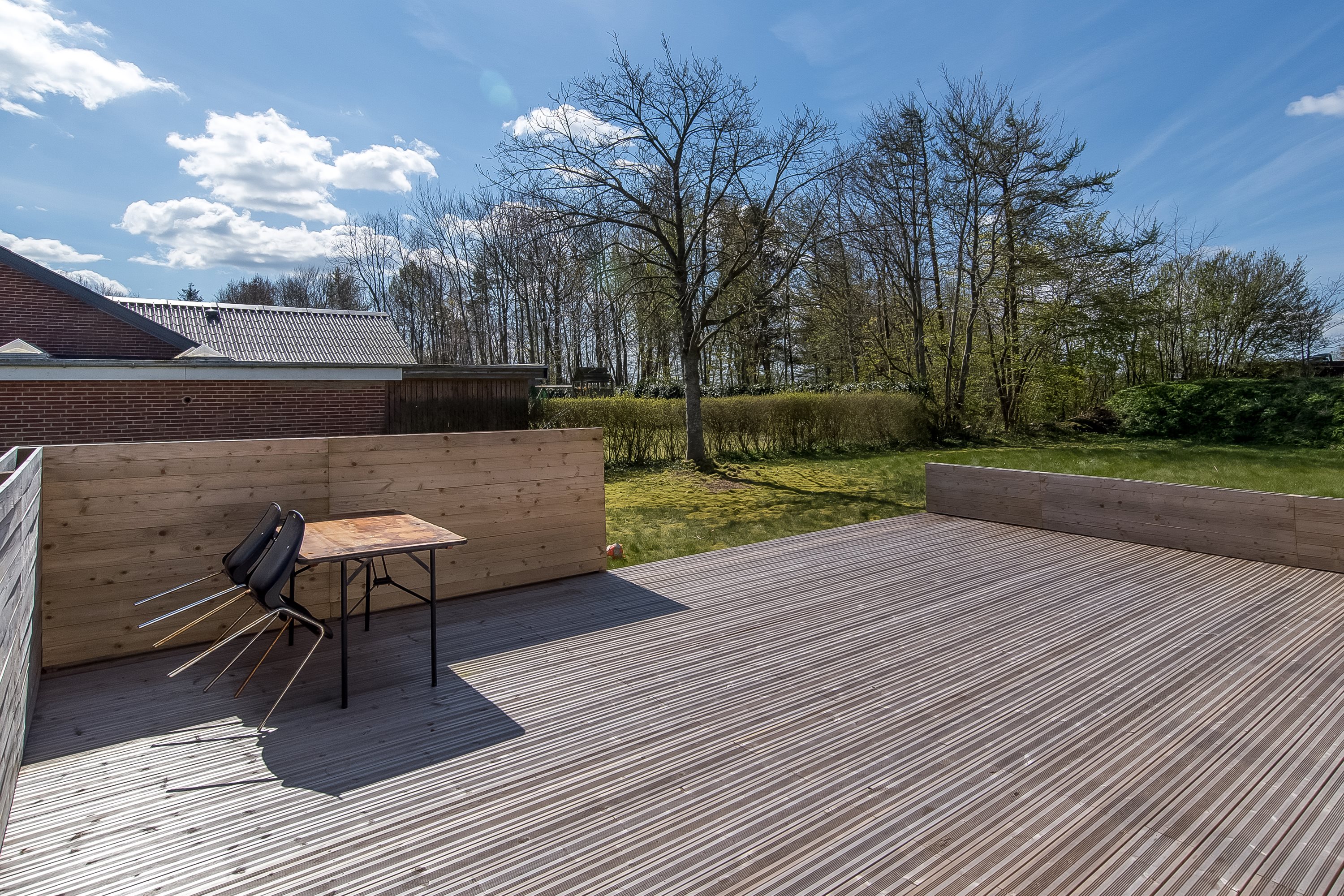 Fremhævet terrasse billede i fuldskærmstilstand. Billede af Krunderupparken 18, Naur, 7500 Holstebro